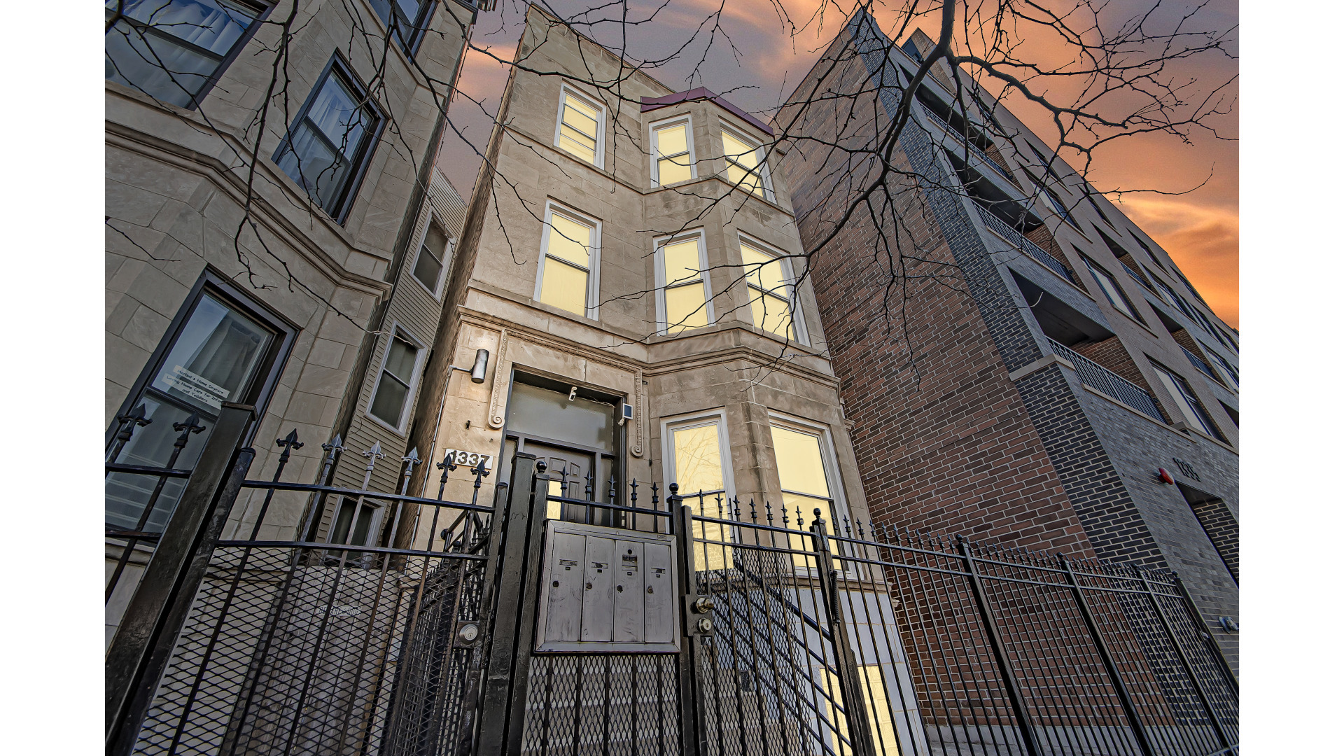 1337 N Western Avenue Unit: 3