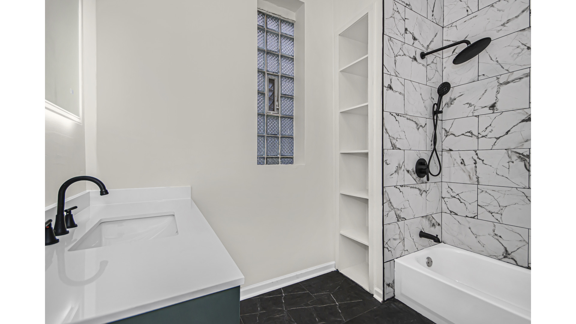 1337 N Western Avenue Unit: 3