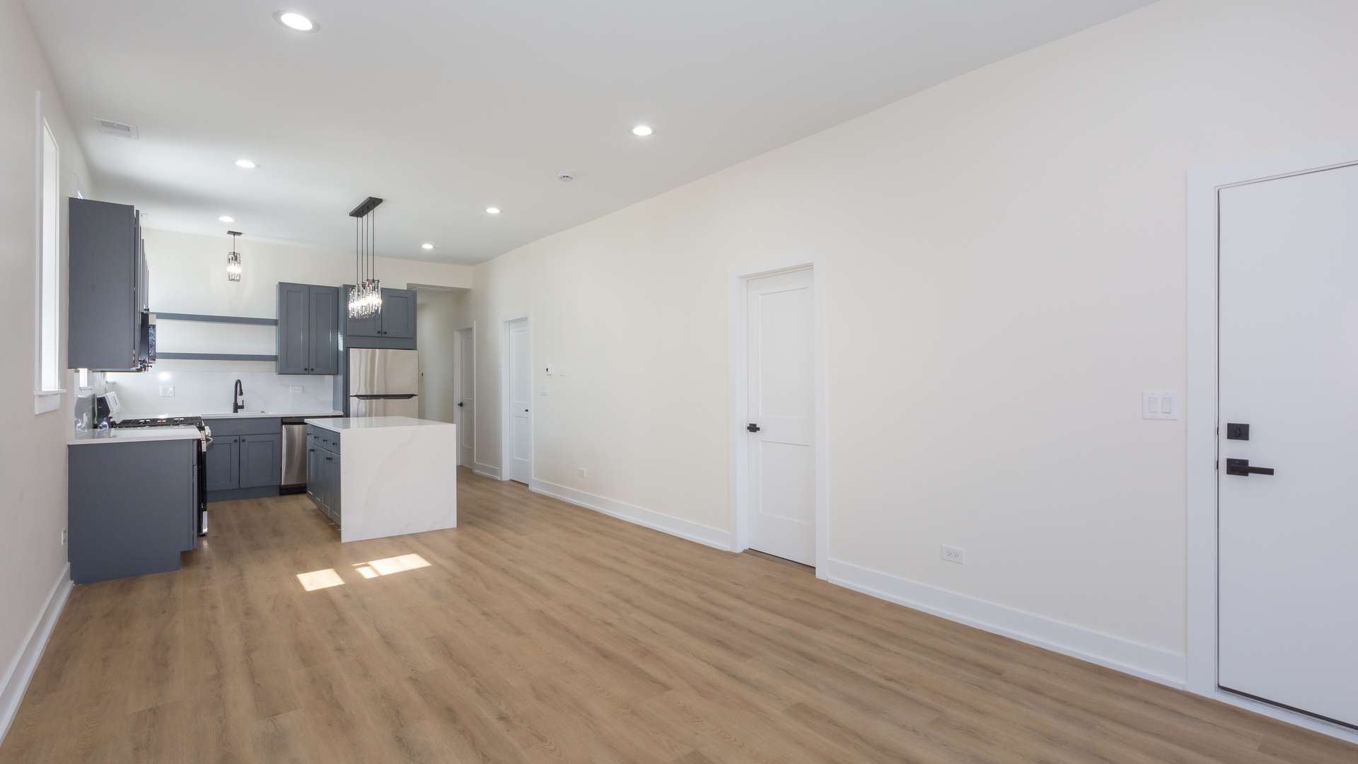2036 N Hoyne Avenue Unit: 3