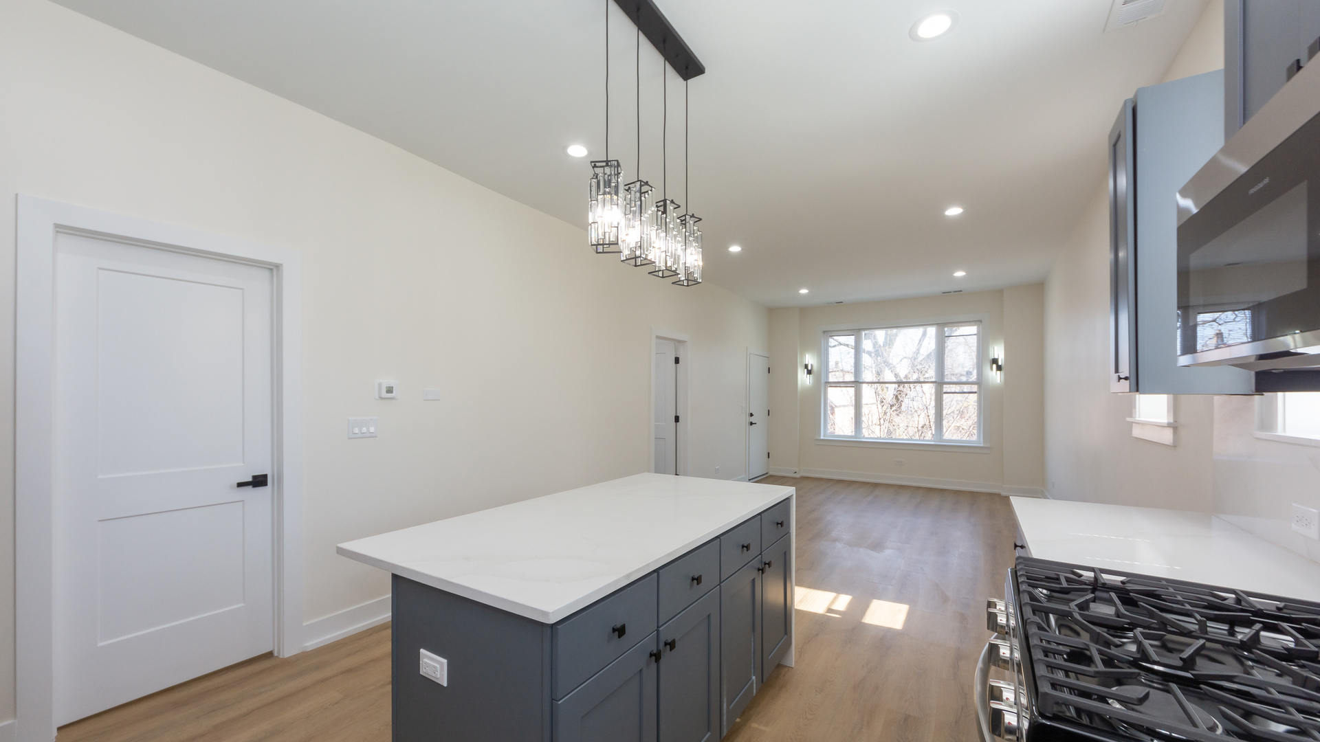 2036 N Hoyne Avenue Unit: 3