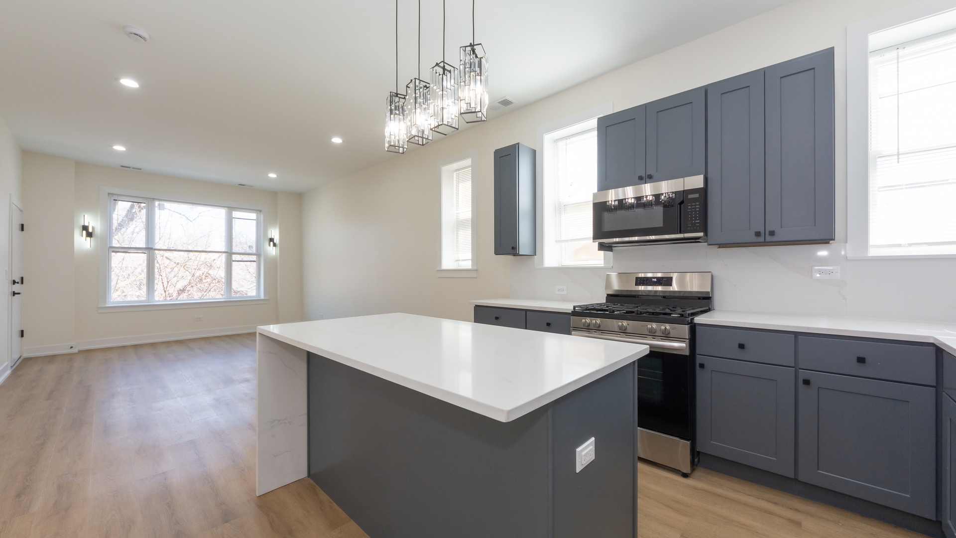 2036 N Hoyne Avenue Unit: 3