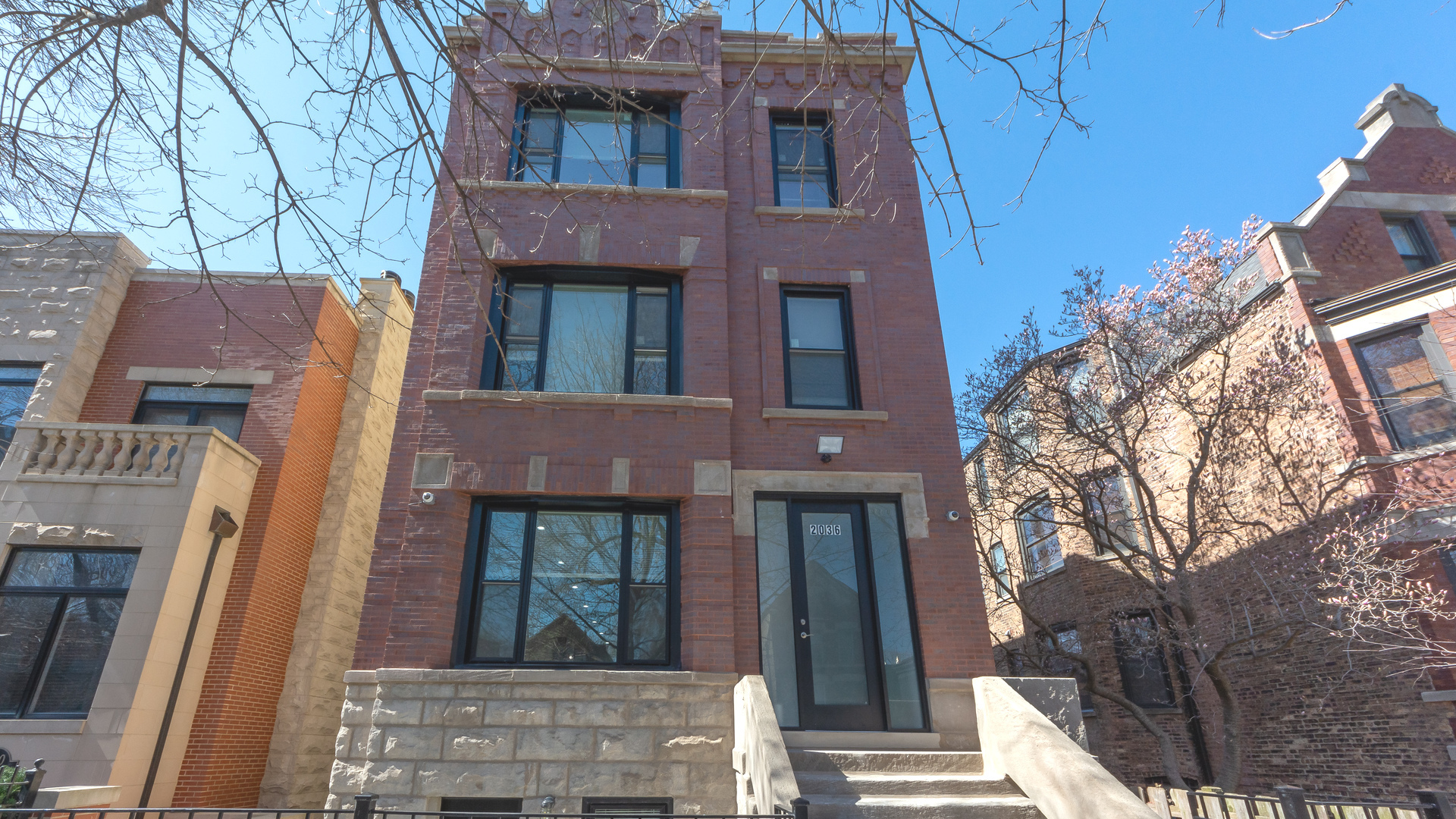 2036 N Hoyne Avenue Unit: 3