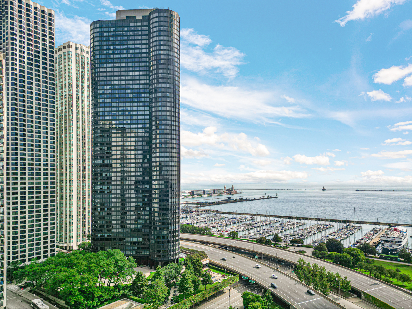 400 E Randolph Street Unit: 2527