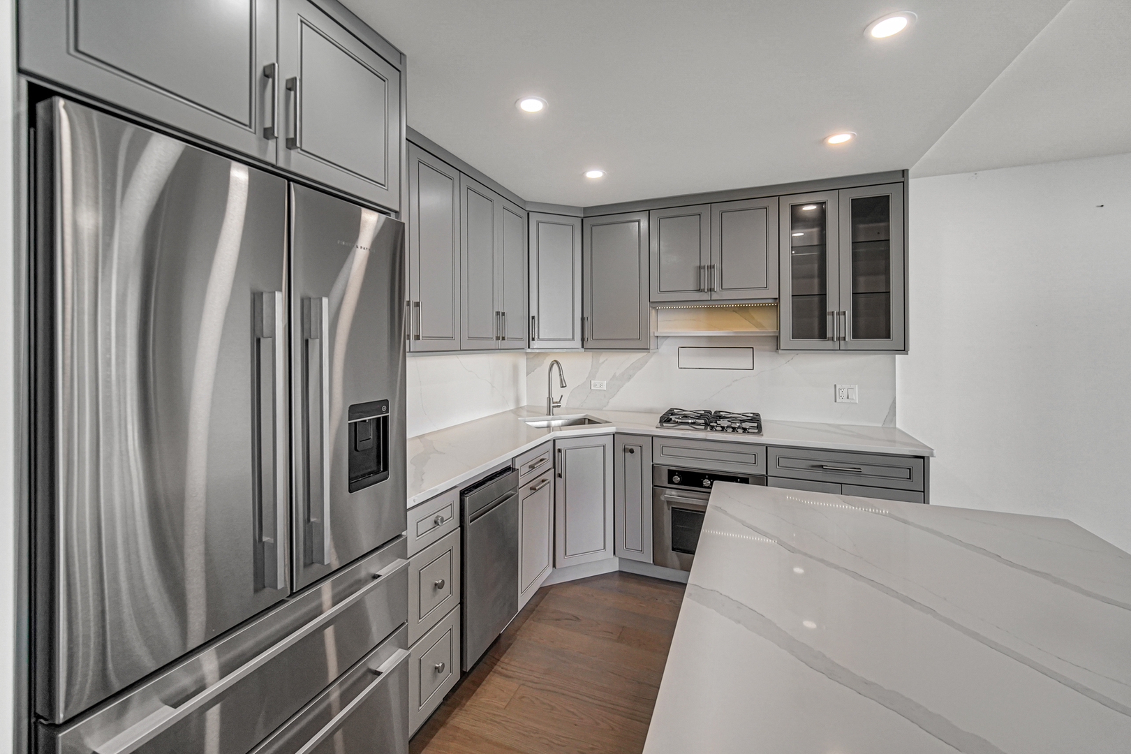 400 E Randolph Street Unit: 2527