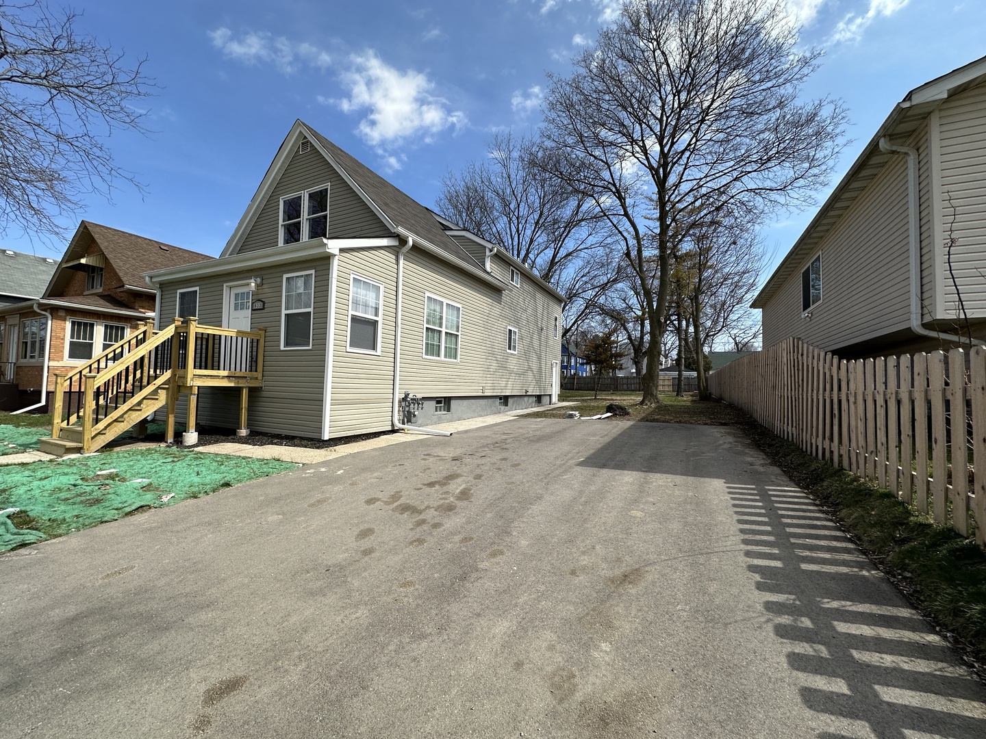 833 Prescott Street