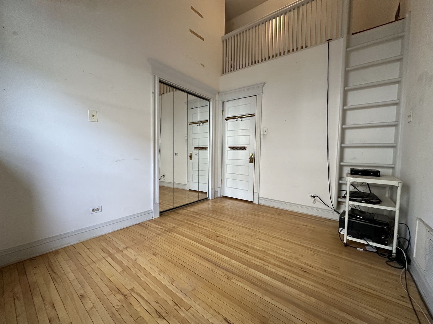 4024 W Waveland Avenue