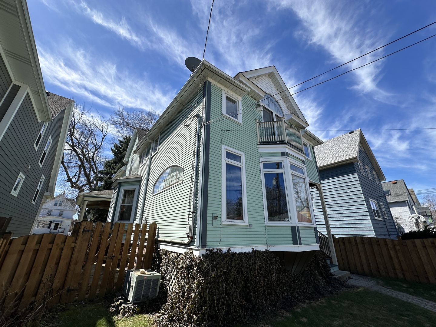 4024 W Waveland Avenue