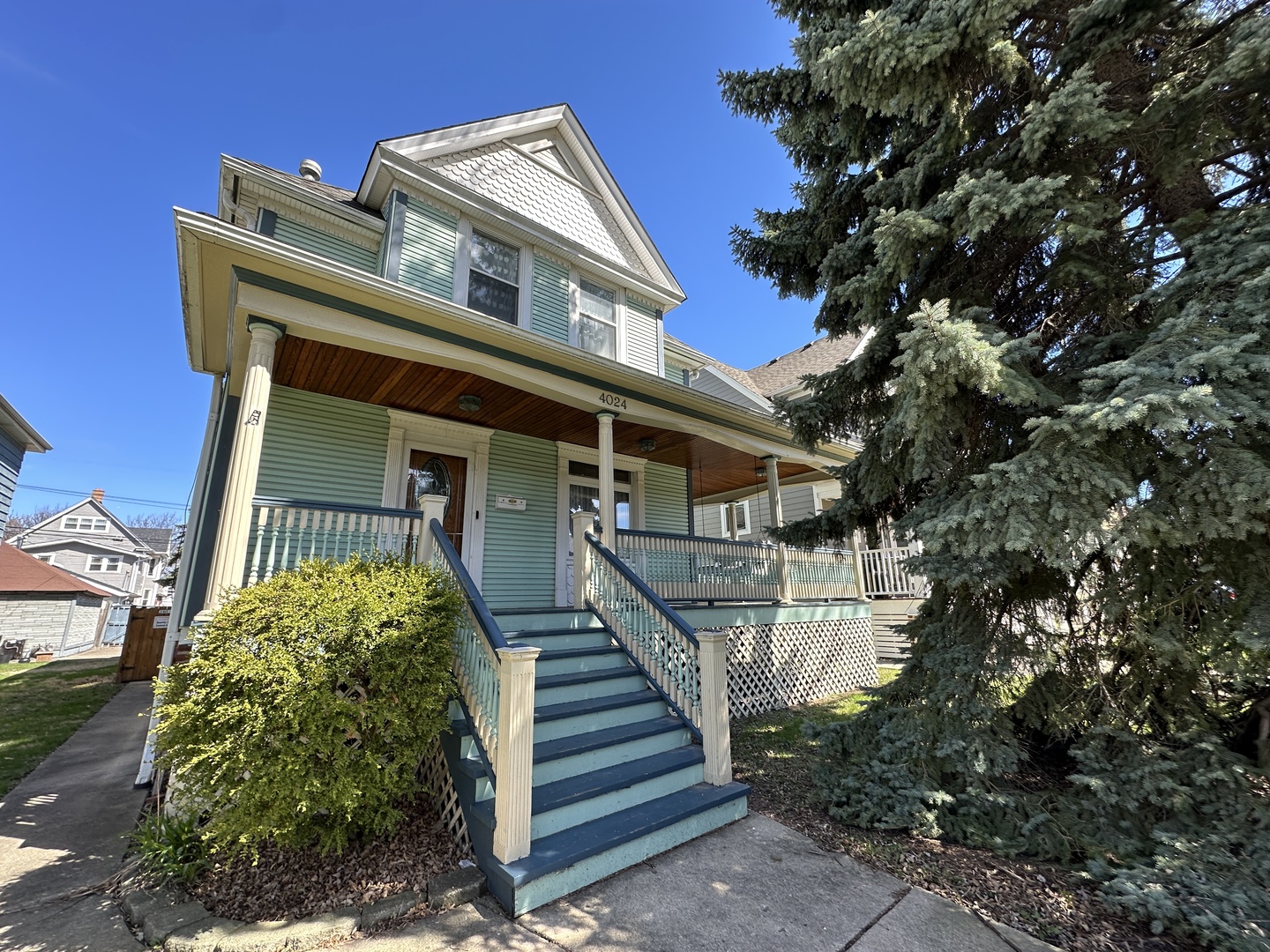 4024 W Waveland Avenue