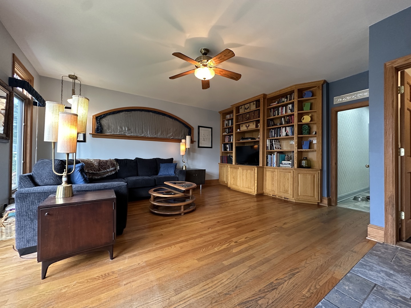 4024 W Waveland Avenue