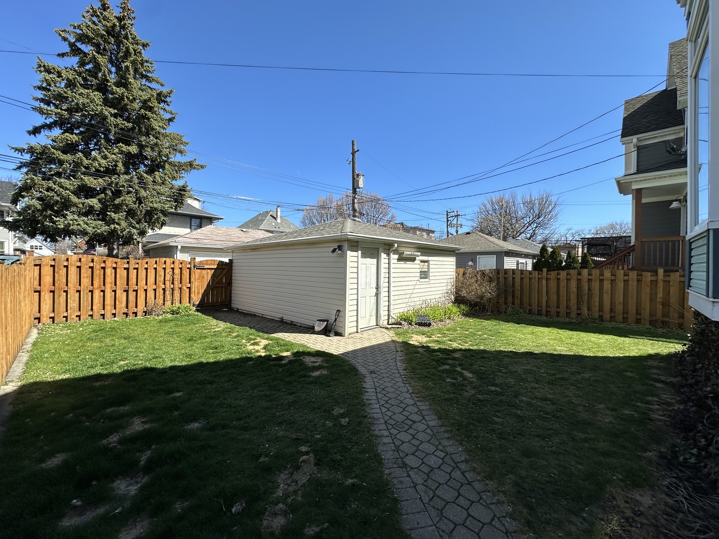 4024 W Waveland Avenue