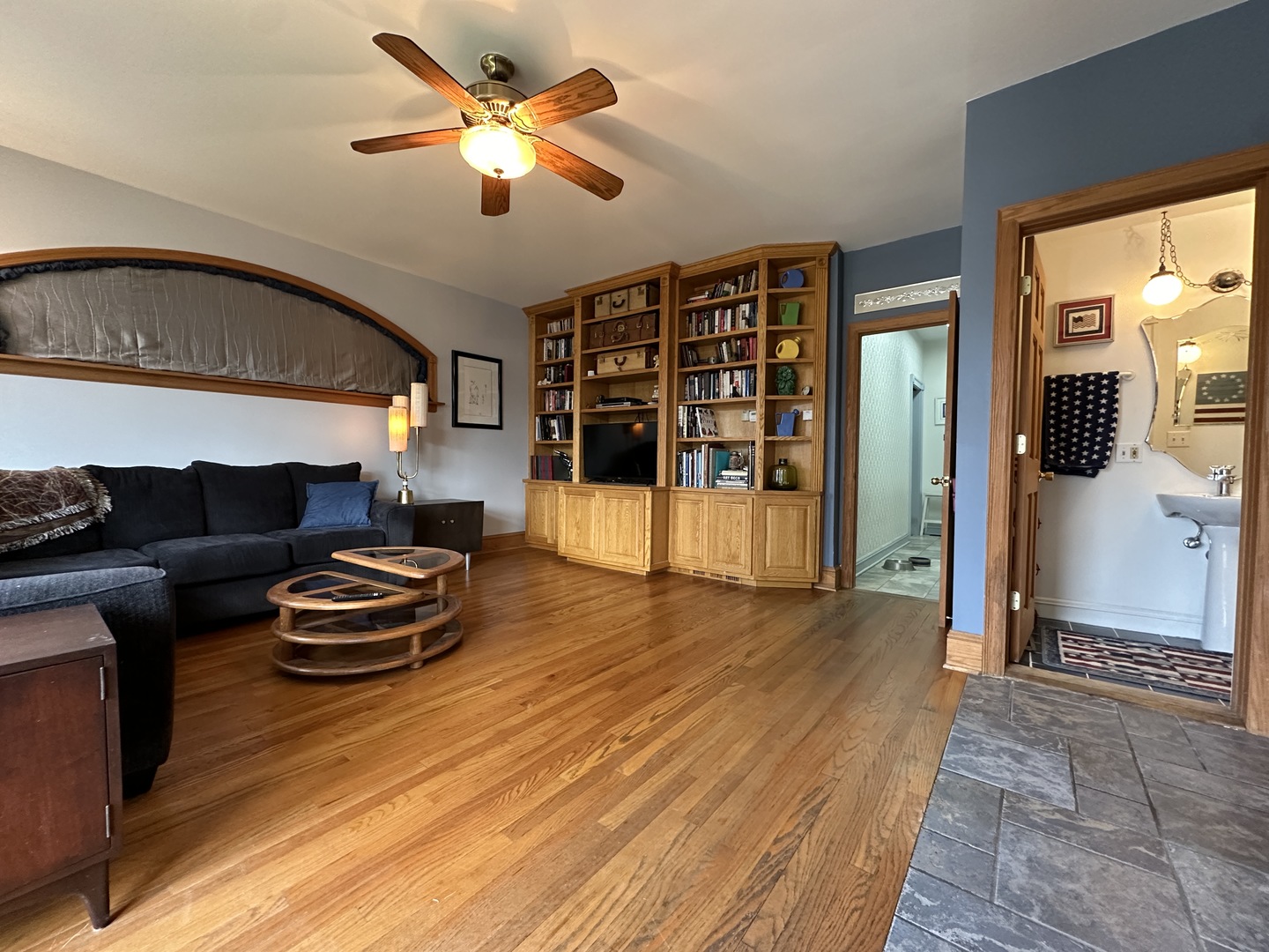 4024 W Waveland Avenue