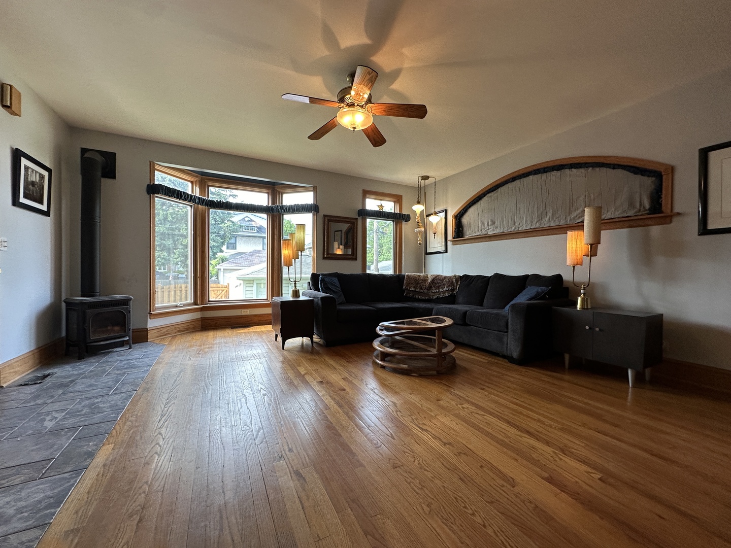 4024 W Waveland Avenue