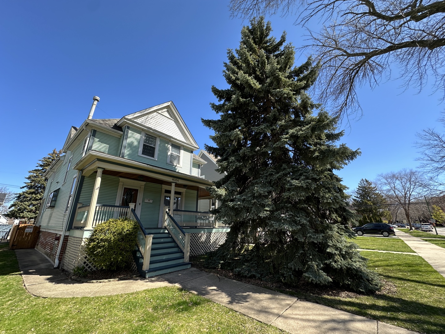 4024 W Waveland Avenue