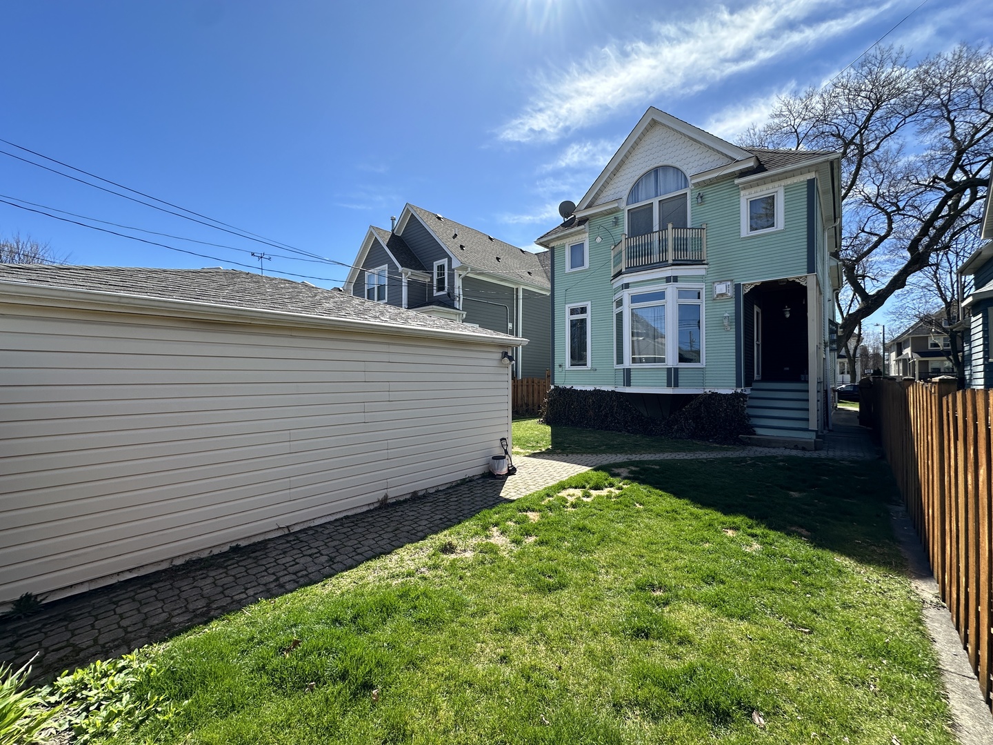 4024 W Waveland Avenue