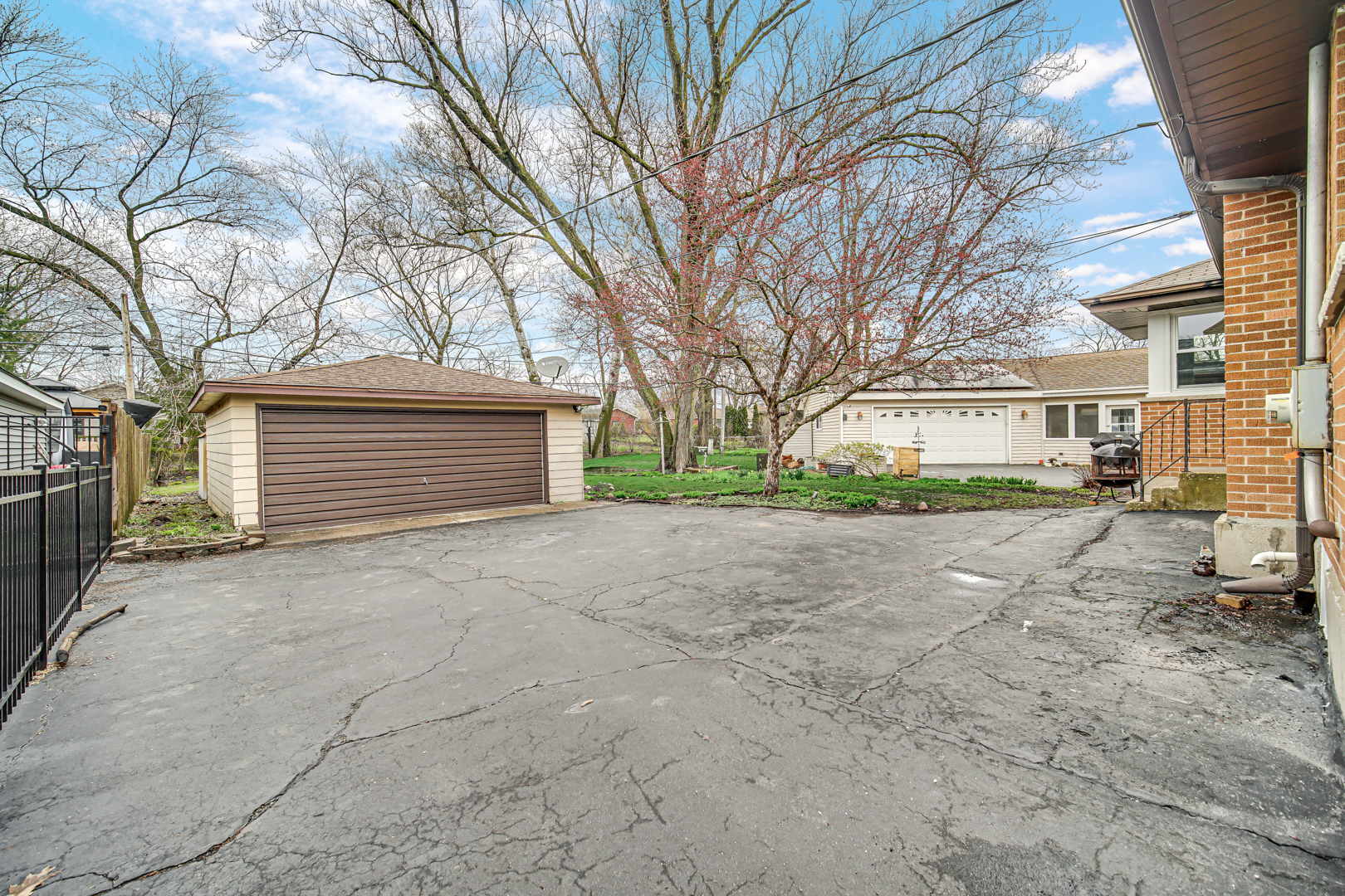 24 W Monroe Street
