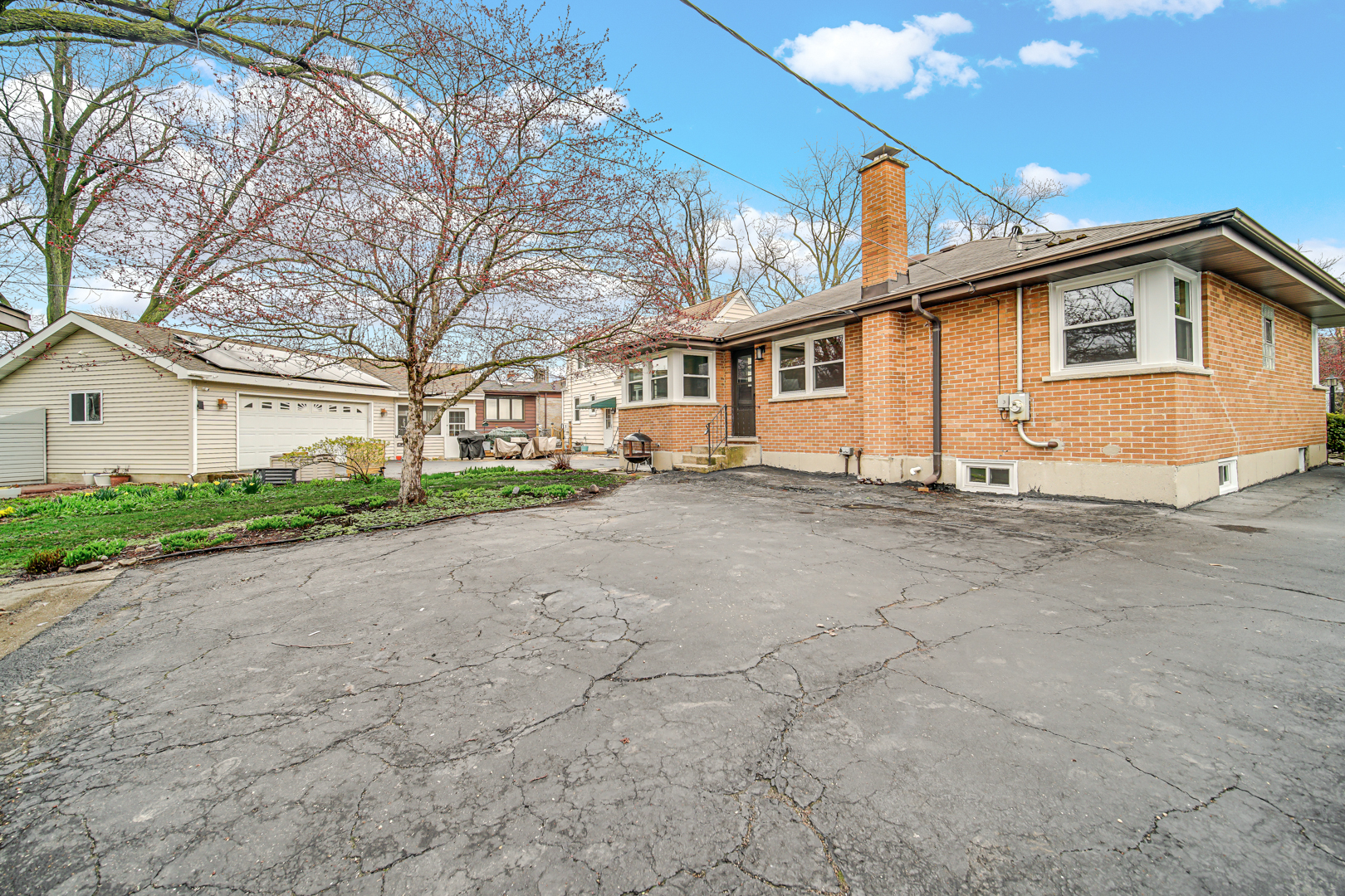 24 W Monroe Street