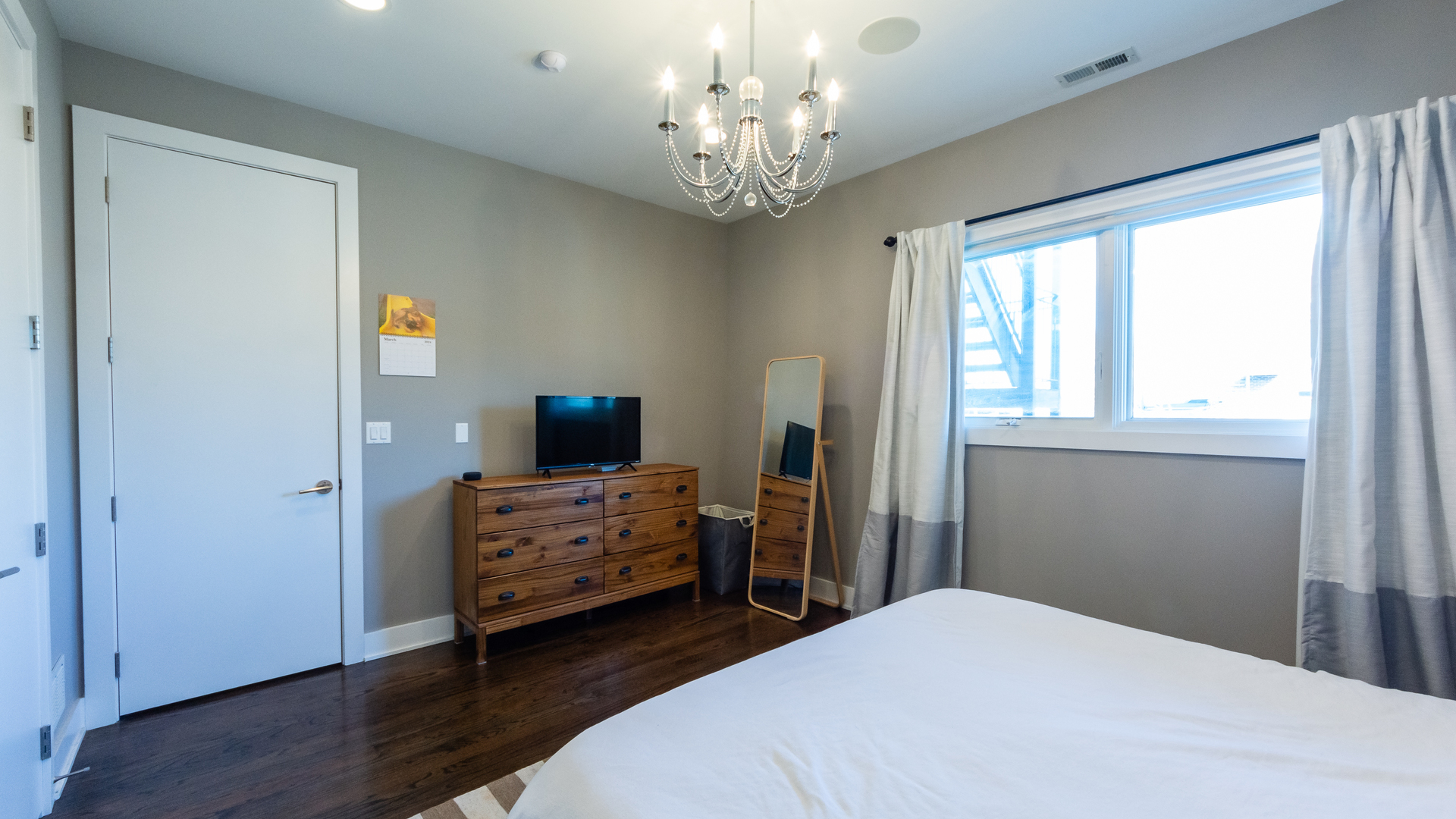 925 N Hermitage Avenue Unit: 2