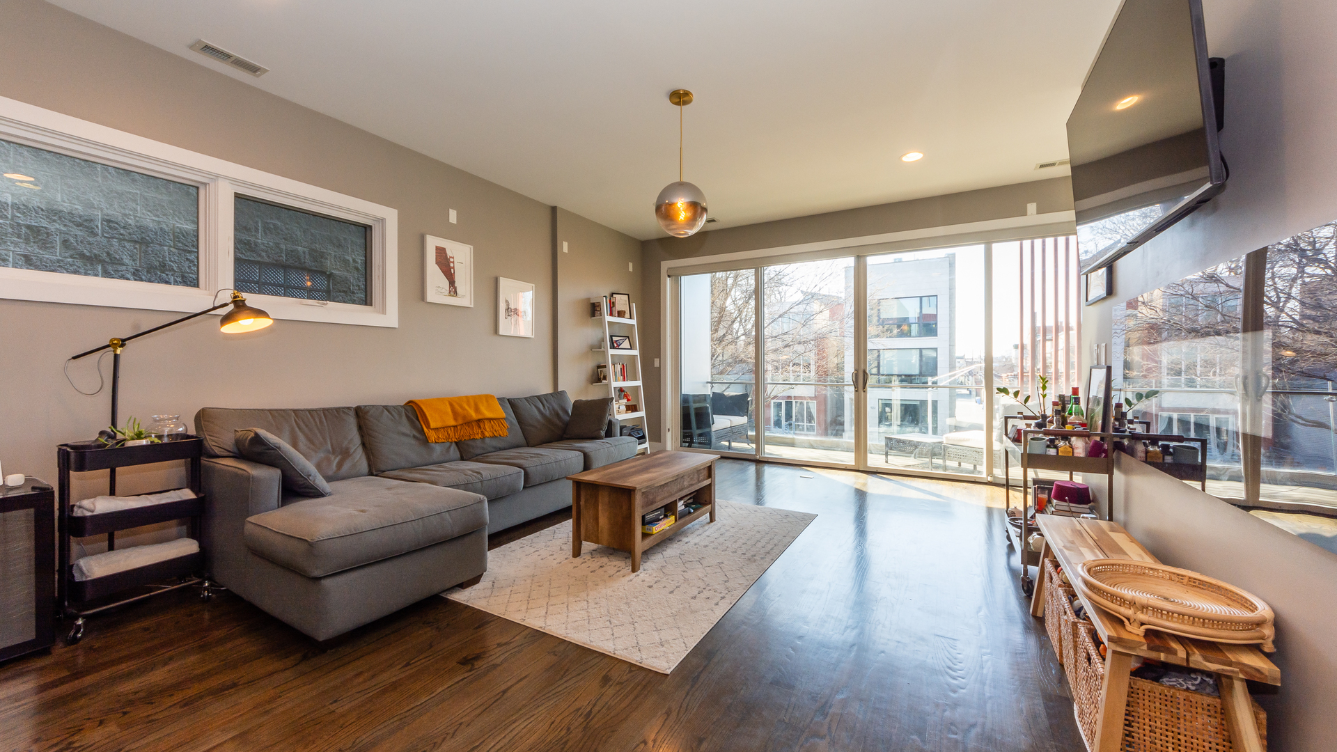 925 N Hermitage Avenue Unit: 2