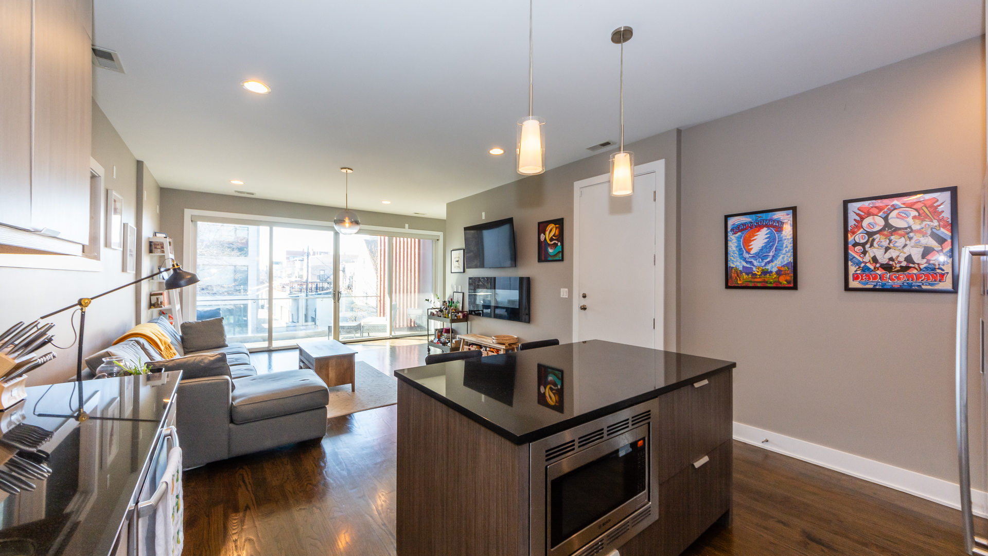 925 N Hermitage Avenue Unit: 2