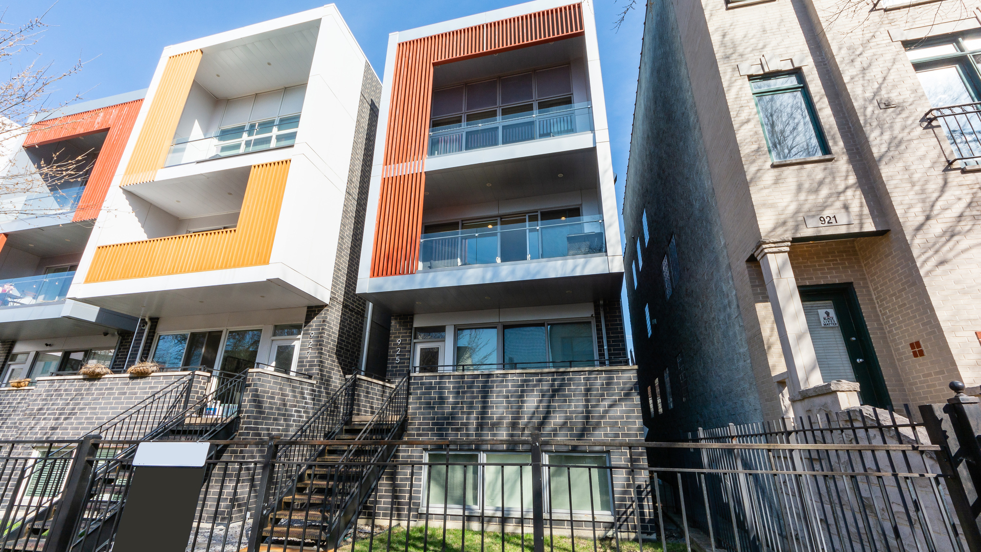 925 N Hermitage Avenue Unit: 2