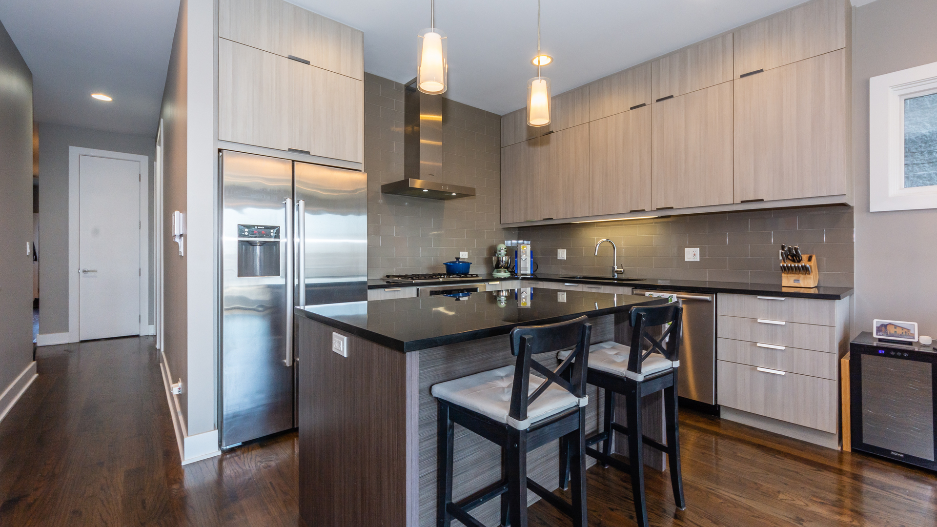 925 N Hermitage Avenue Unit: 2