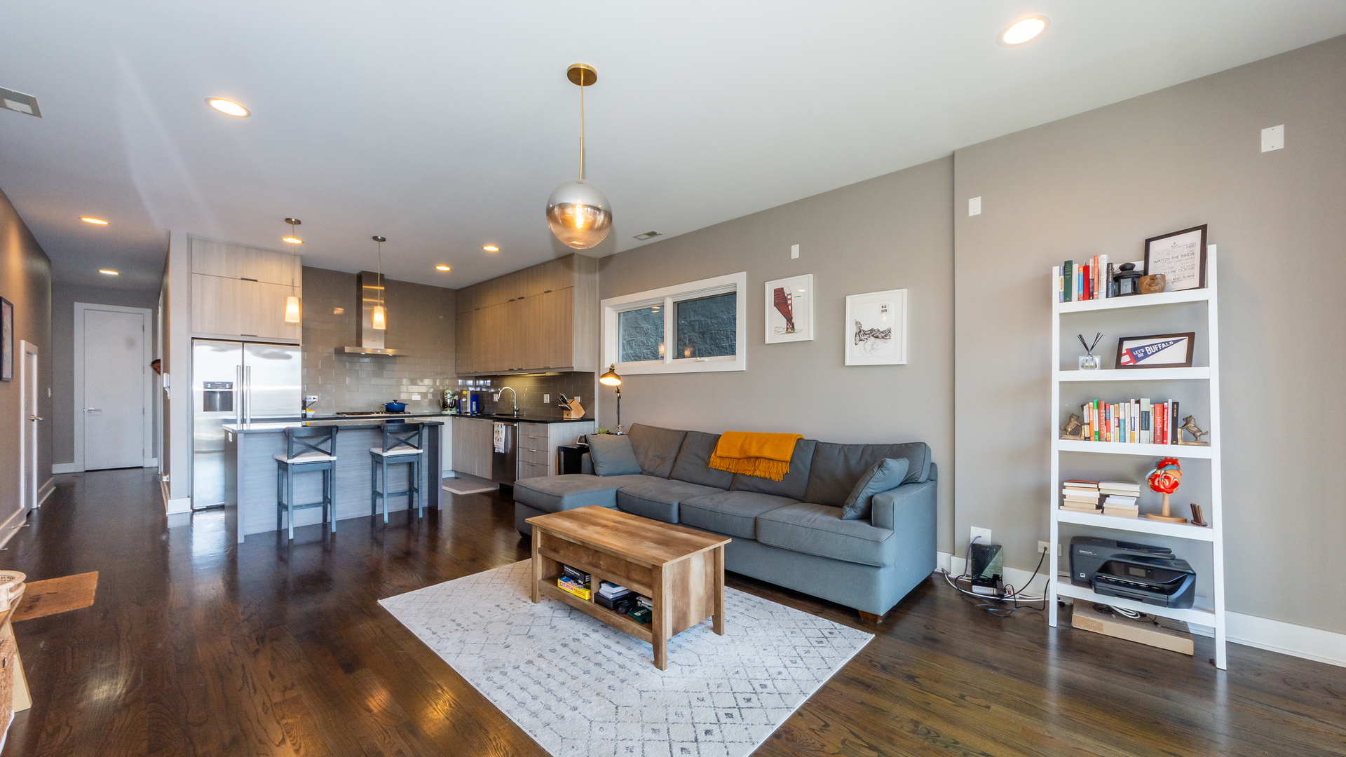 925 N Hermitage Avenue Unit: 2