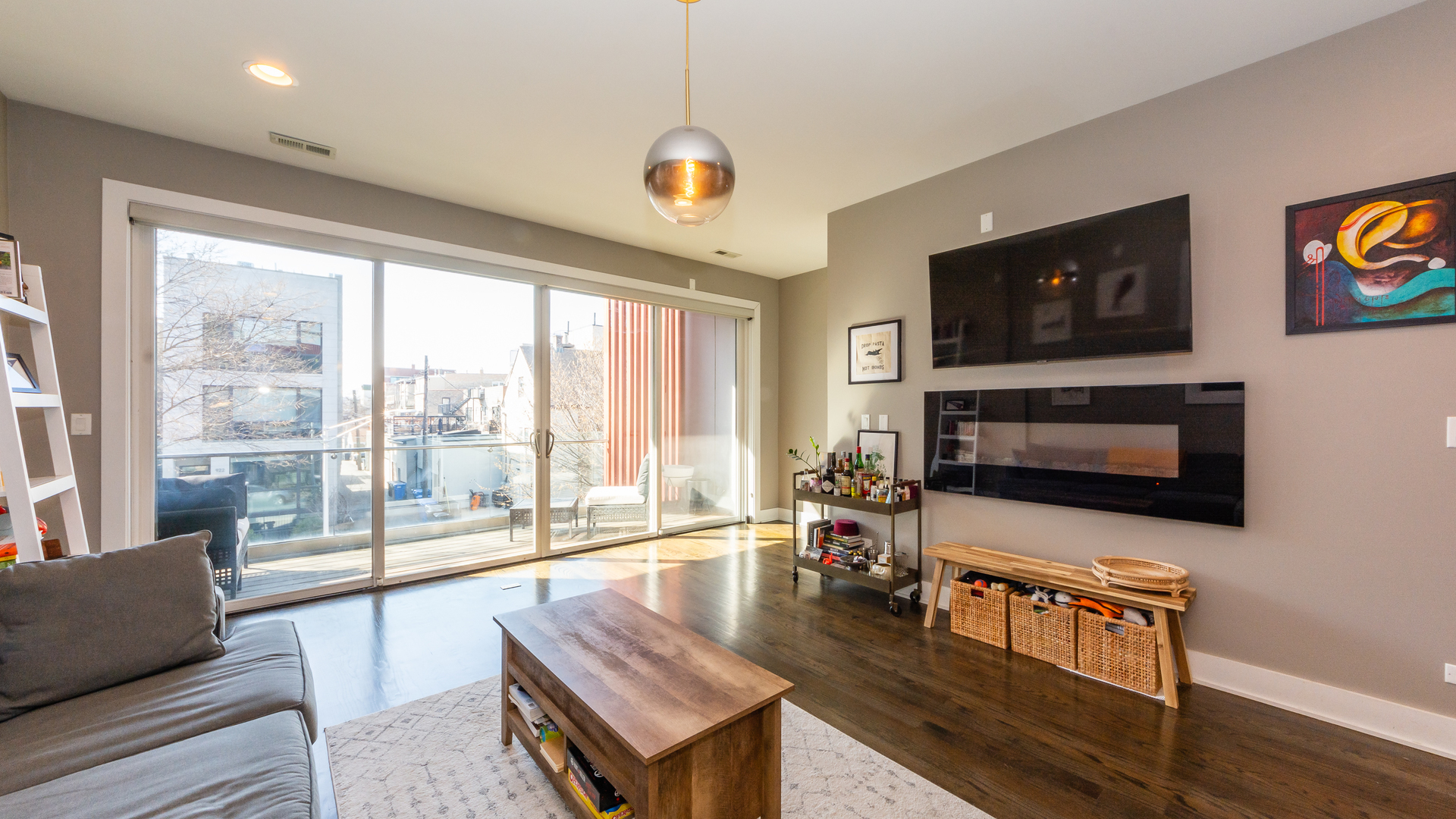 925 N Hermitage Avenue Unit: 2