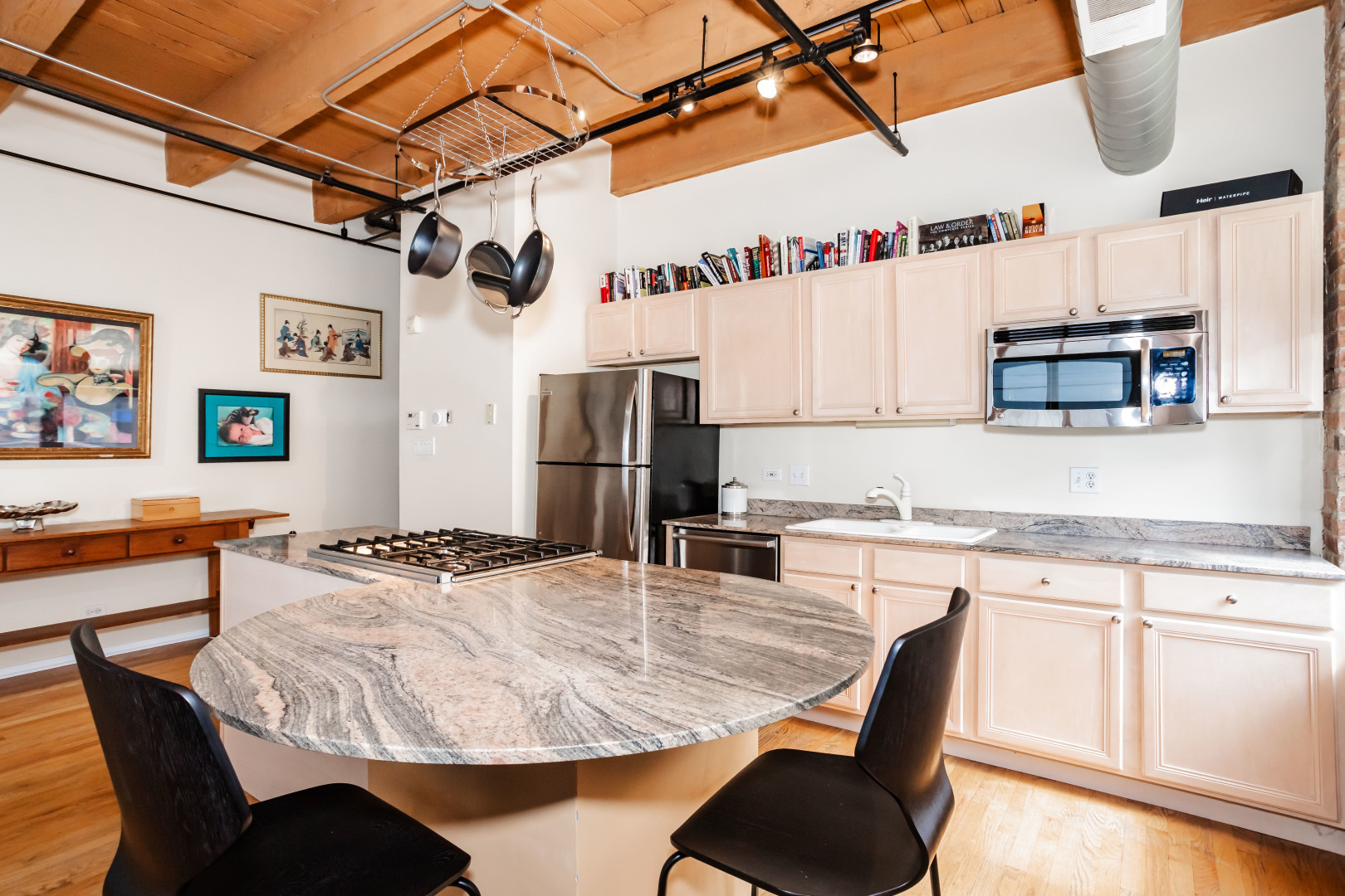 14 N Sangamon Street Unit: 206