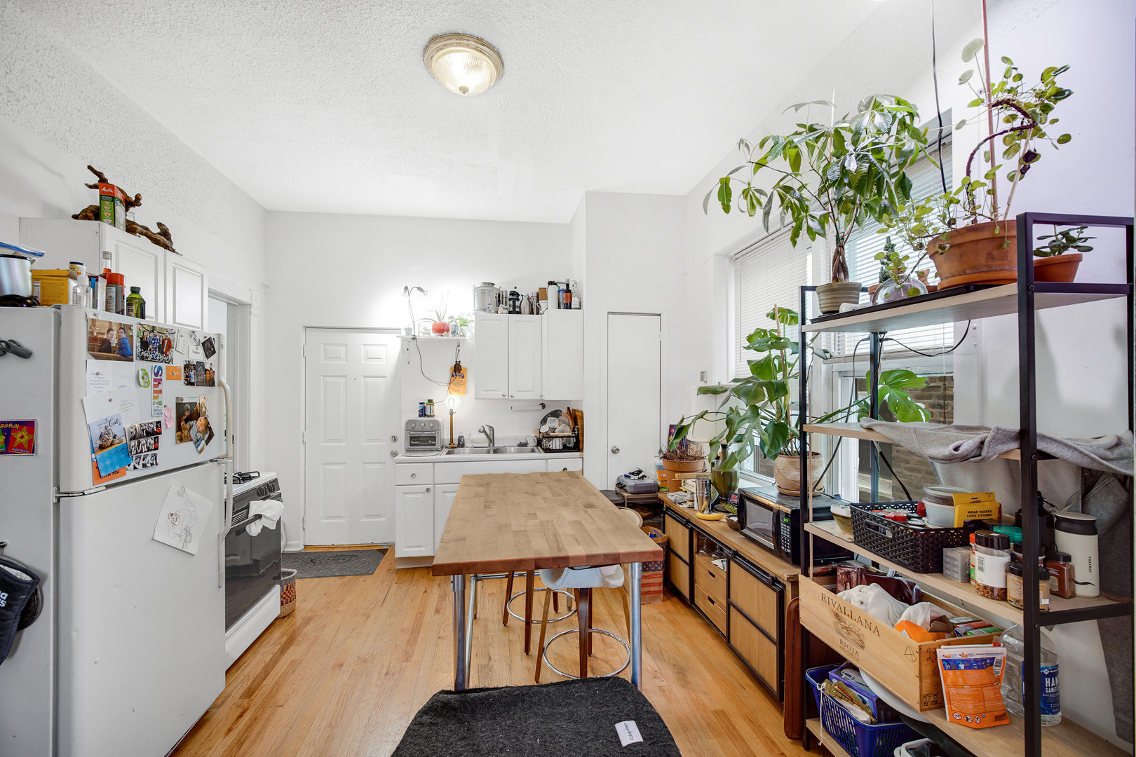 1420 N Western Avenue Unit: 2R