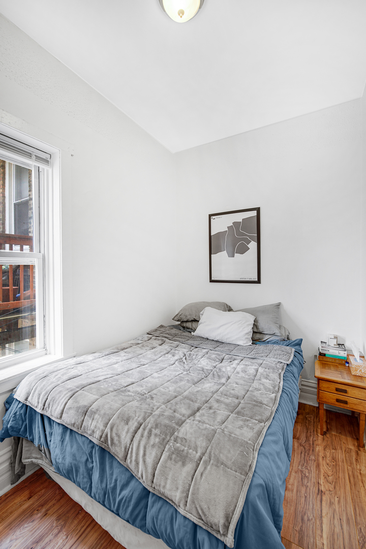 1420 N Western Avenue Unit: 2R