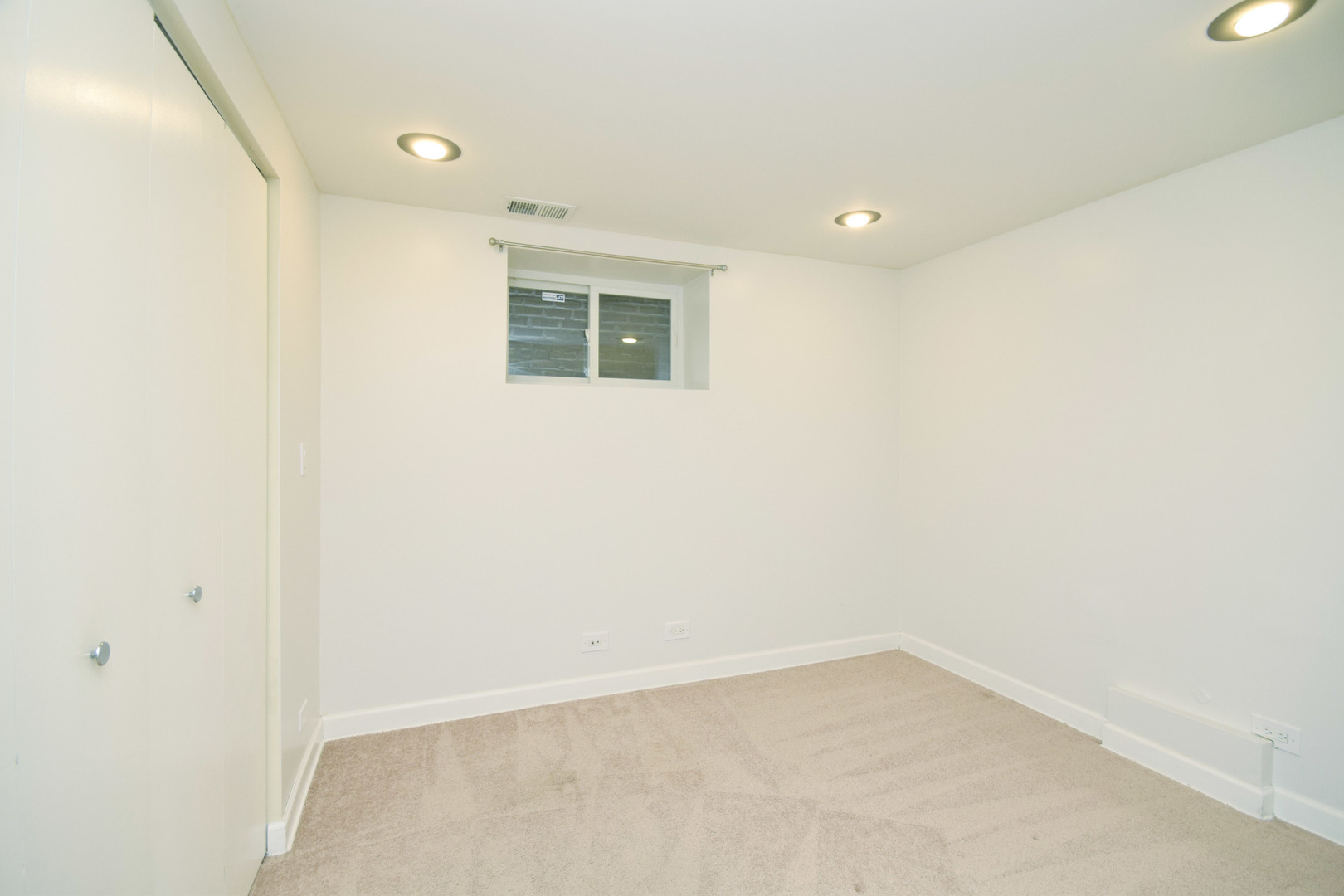 2702 N Artesian Avenue Unit: 1