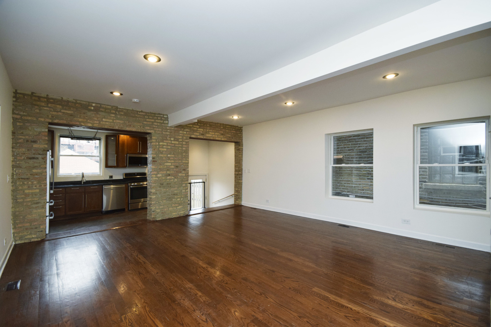 2702 N Artesian Avenue Unit: 1