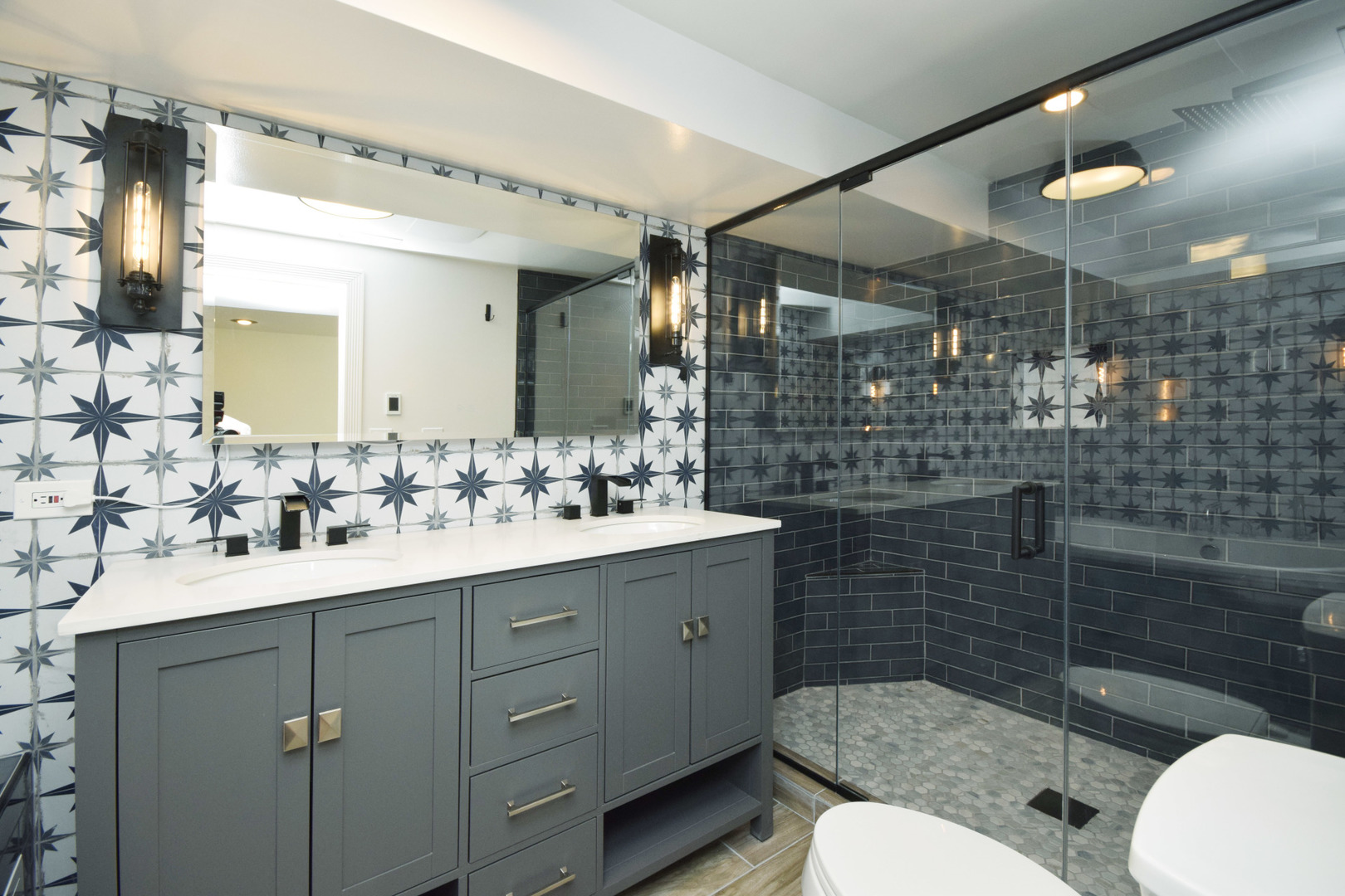 2702 N Artesian Avenue Unit: 1