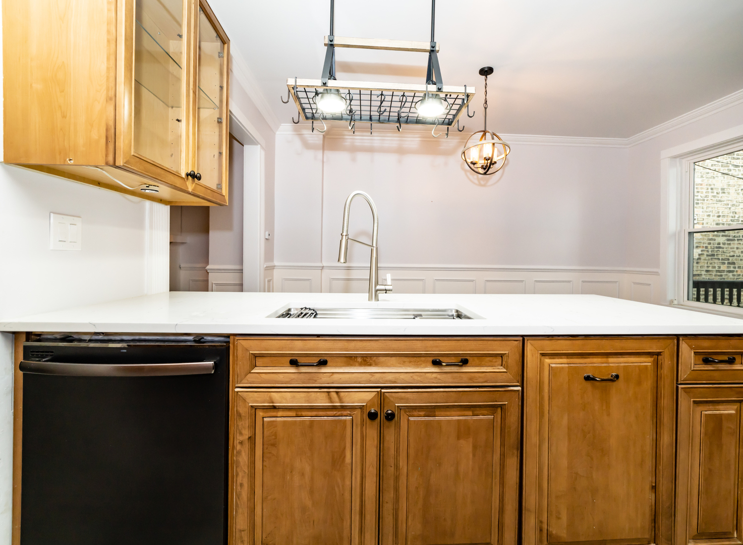 2630 N Fairfield Avenue Unit: 1F