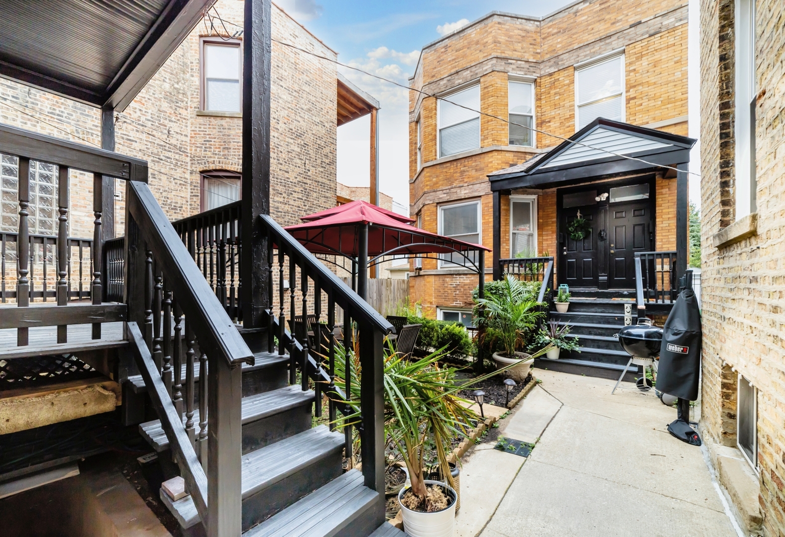 2630 N Fairfield Avenue Unit: 1F