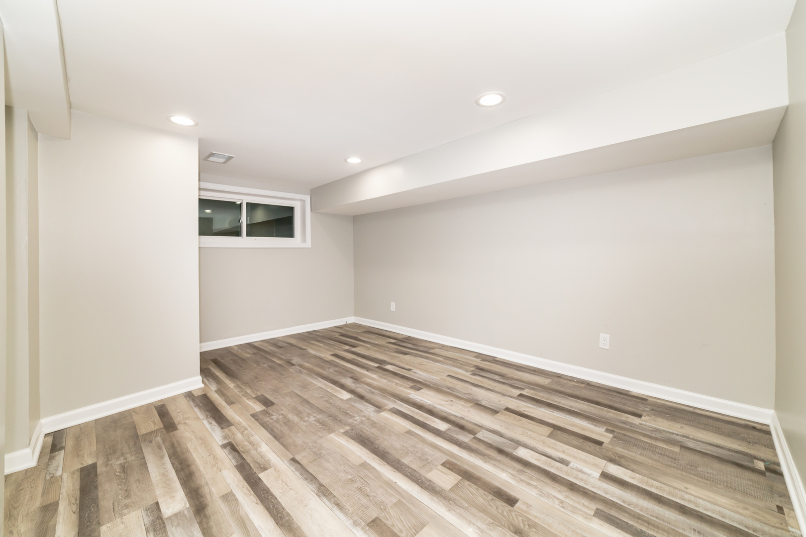 2630 N Fairfield Avenue Unit: 1F