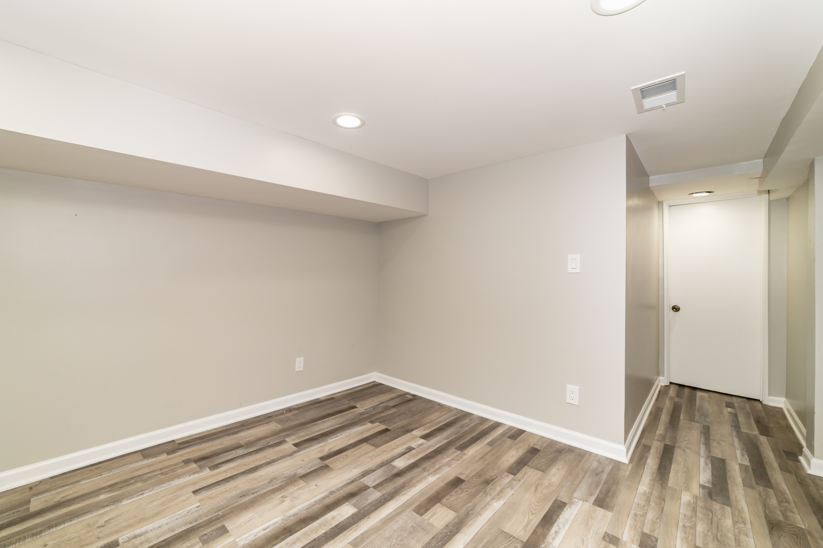 2630 N Fairfield Avenue Unit: 1F