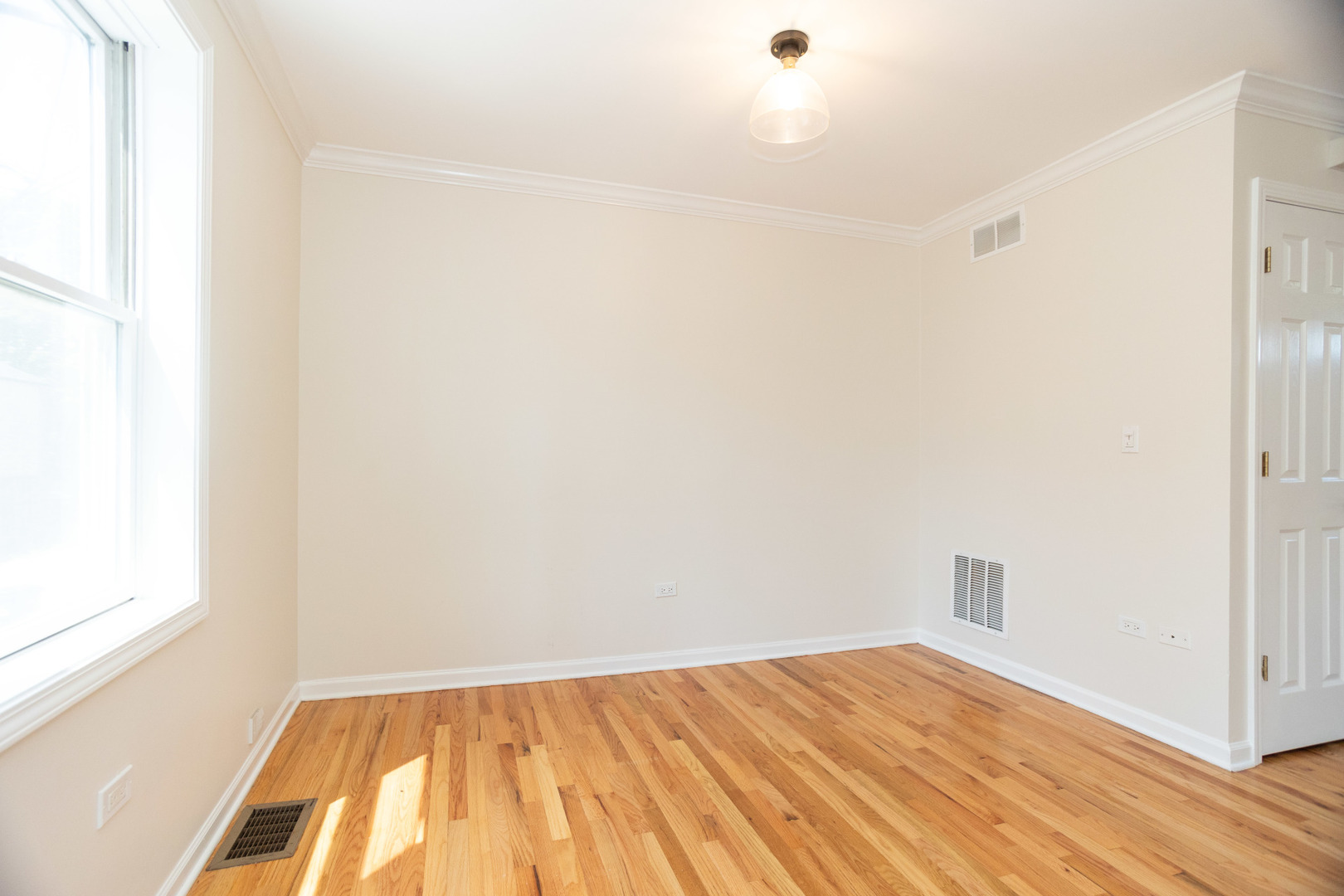 3015 N LEAVITT Street Unit: 3E