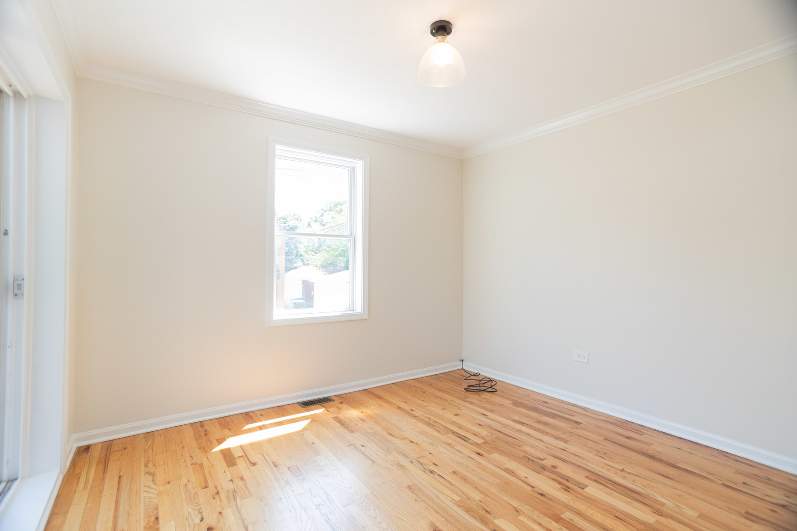 3015 N LEAVITT Street Unit: 3E
