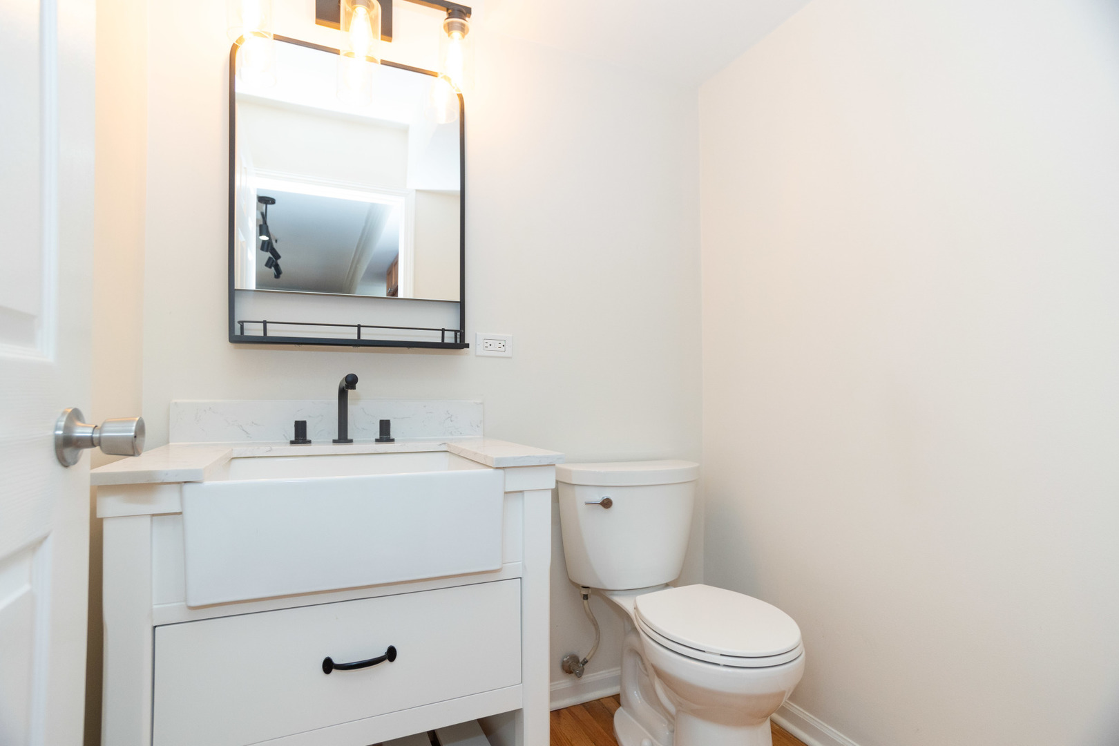 3015 N LEAVITT Street Unit: 3E