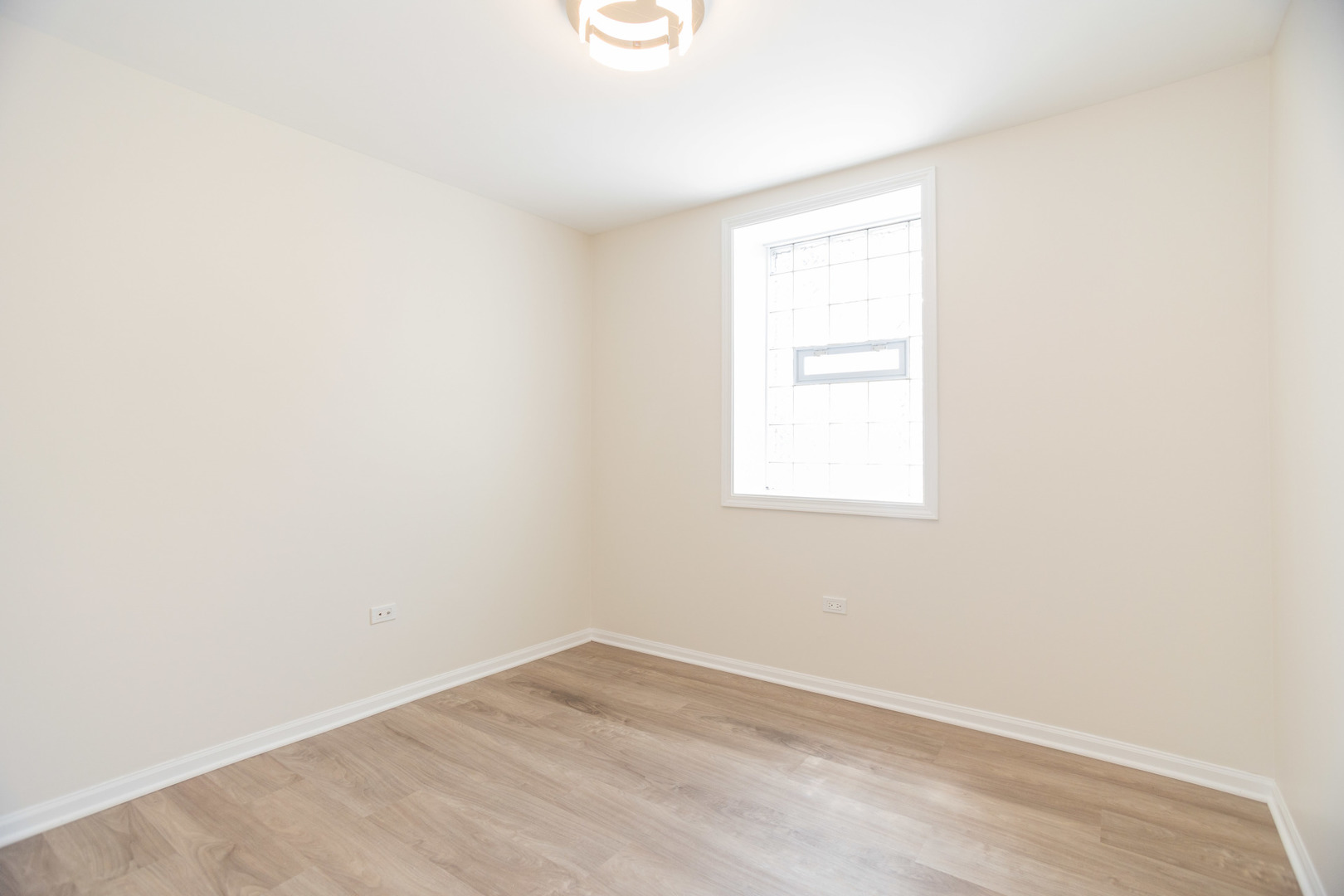 3015 N LEAVITT Street Unit: 3E