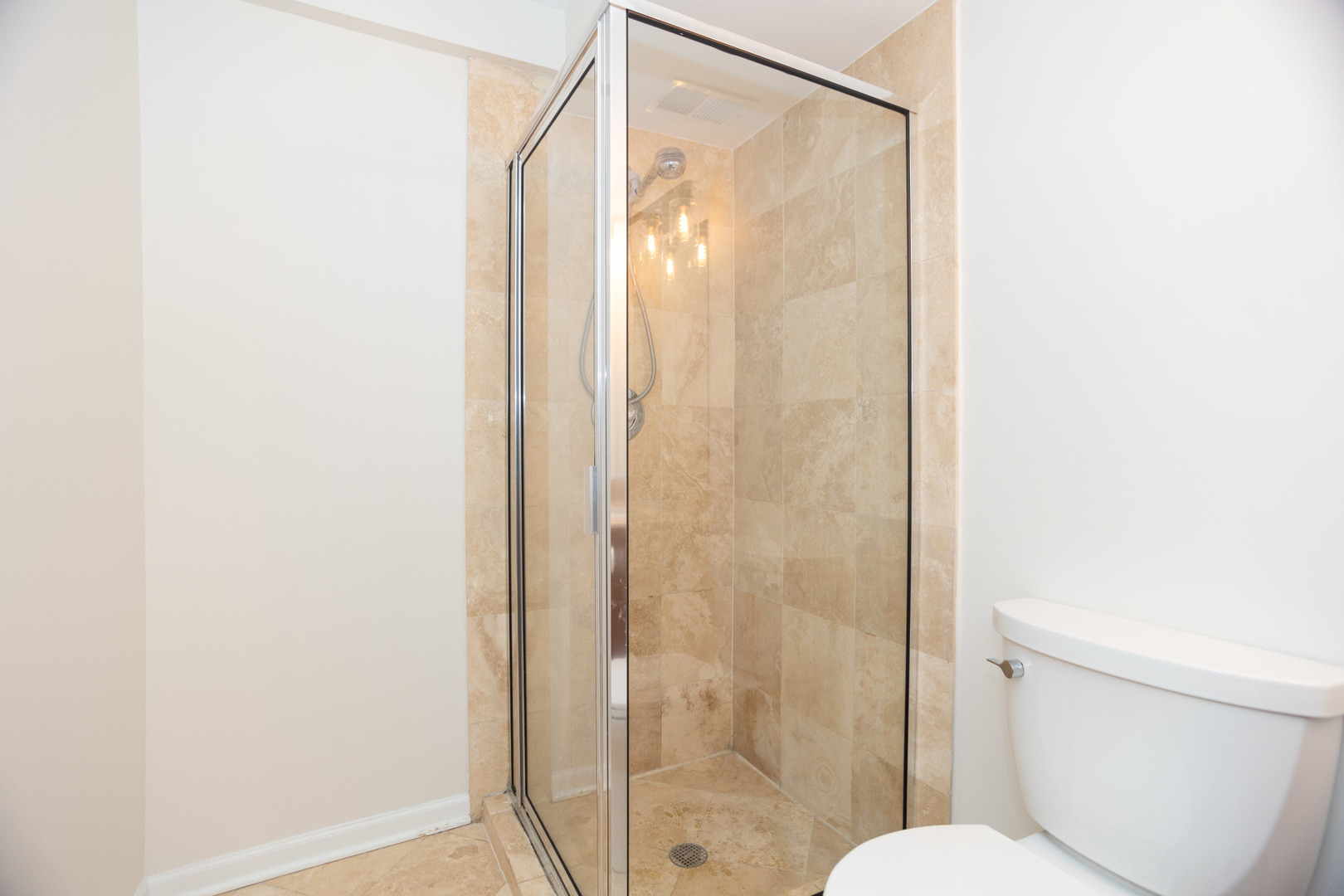 3015 N LEAVITT Street Unit: 3E