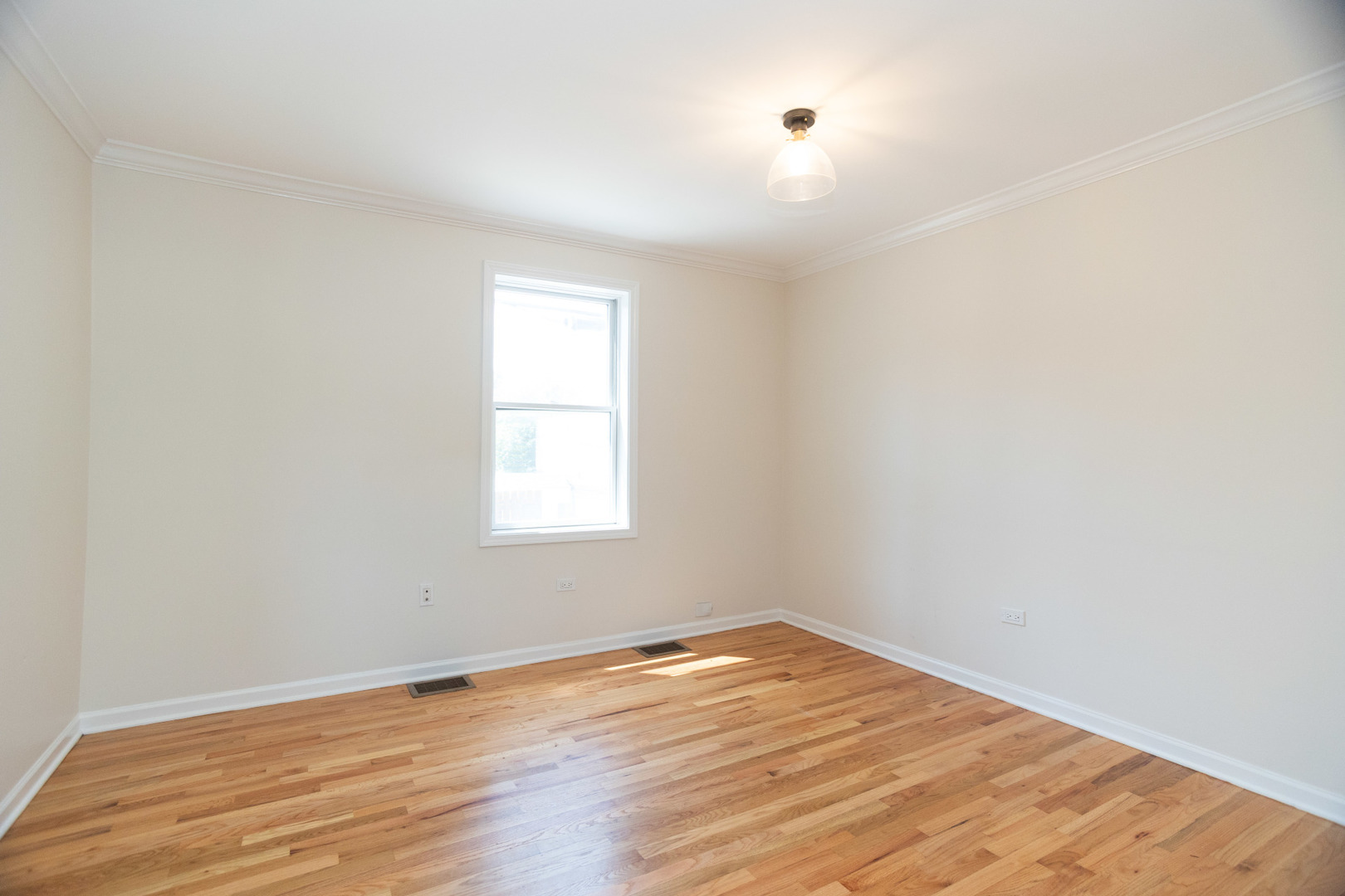 3015 N LEAVITT Street Unit: 3E