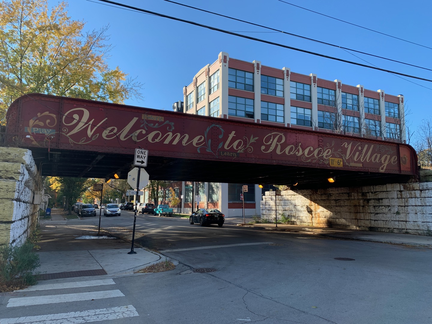 3015 N LEAVITT Street Unit: 3E