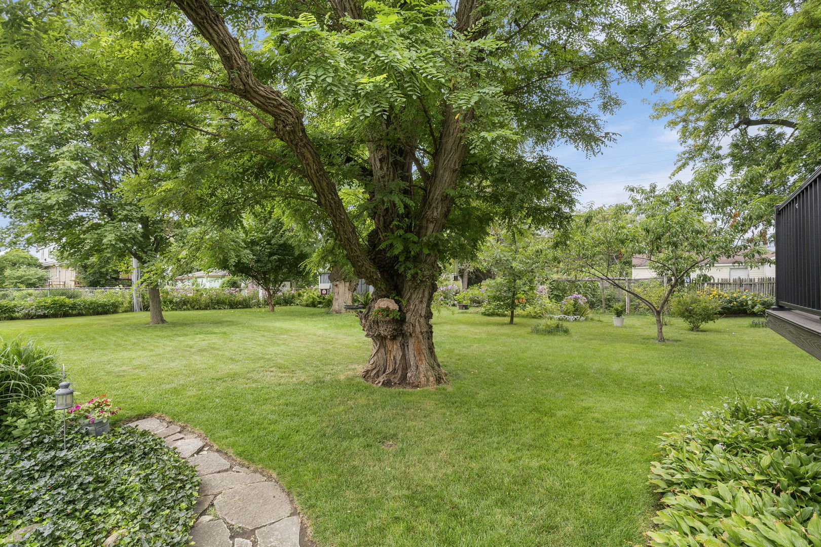1313 Van Buren Avenue