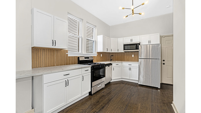 2634 W Cortez Street Unit: 2R
