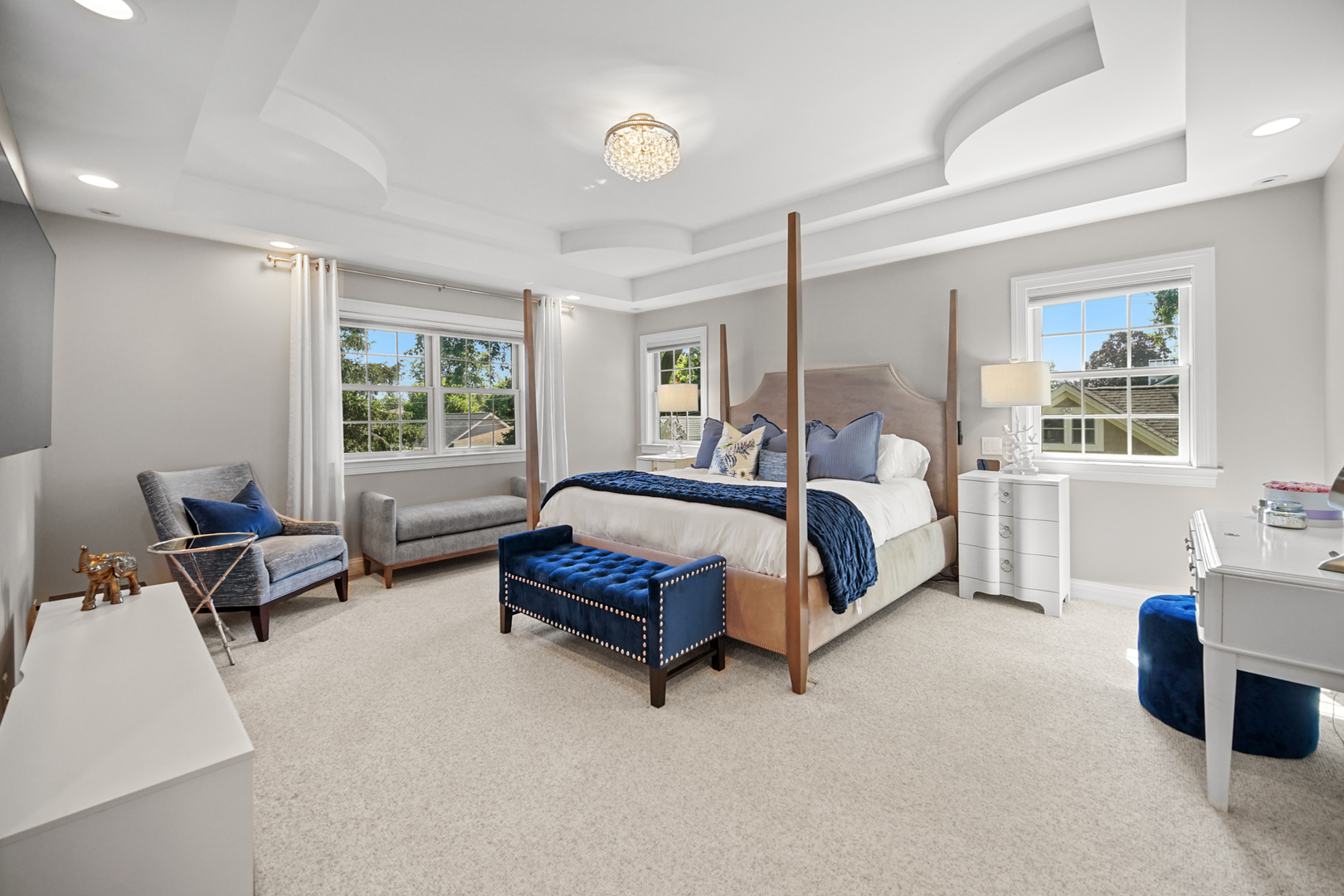 6818 N Oleander Avenue