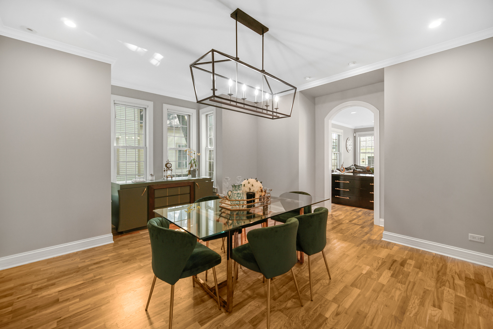 6818 N Oleander Avenue