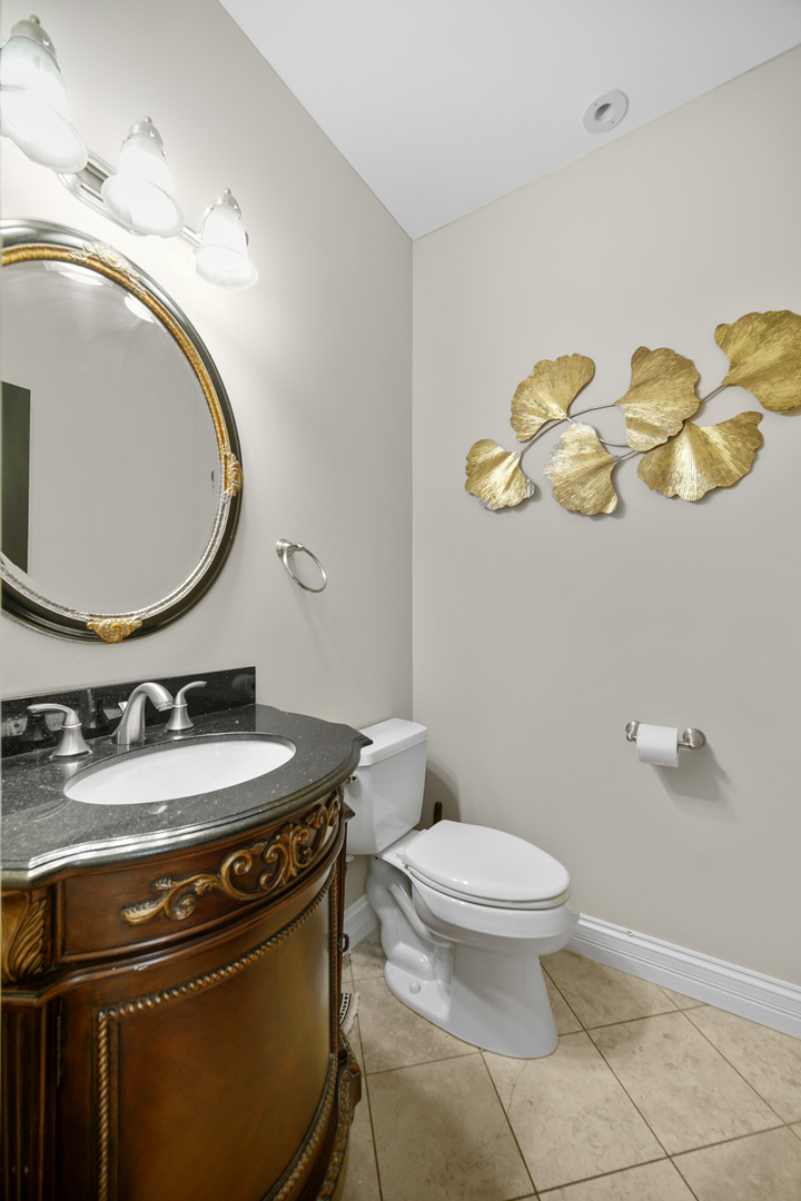 6818 N Oleander Avenue