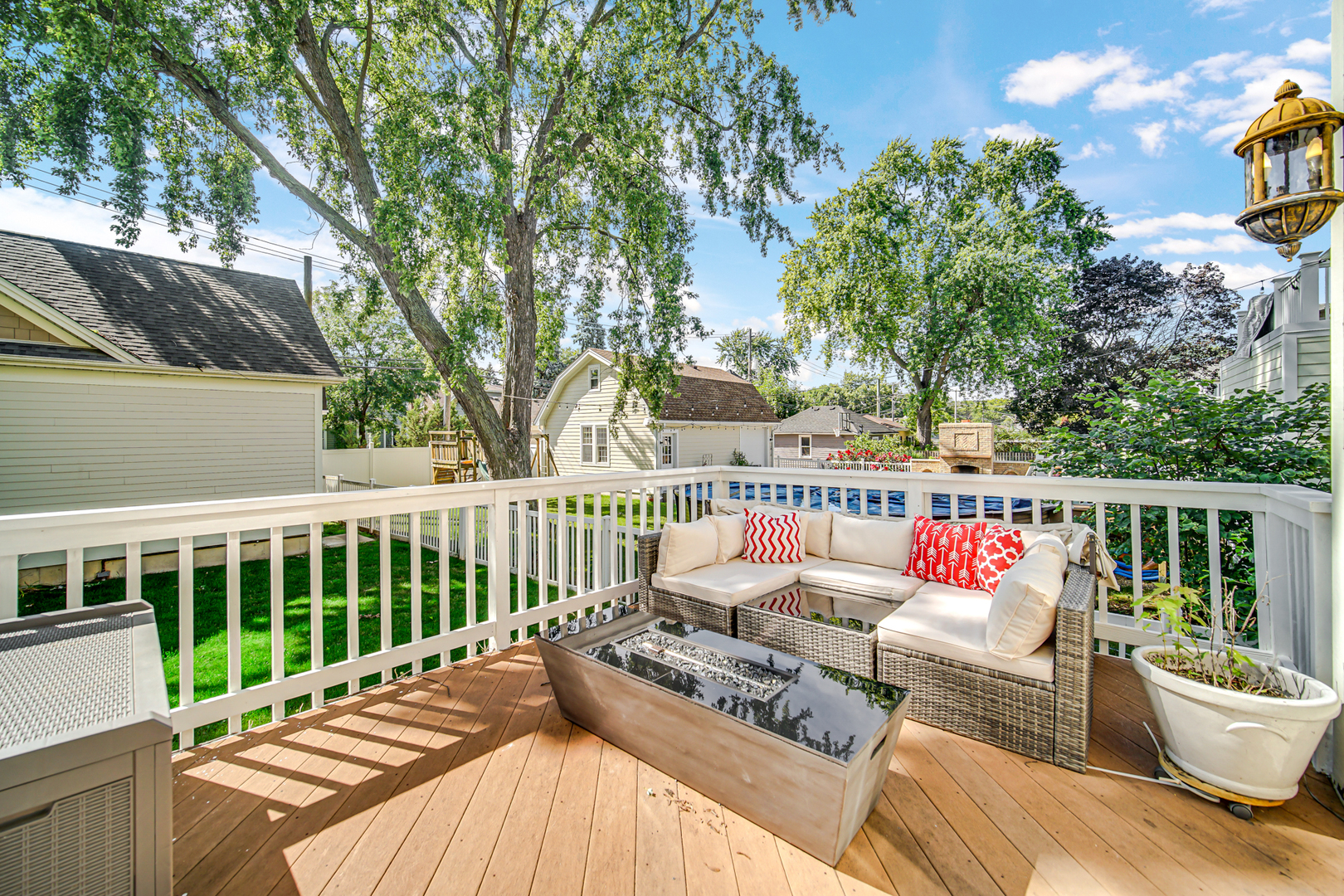 6818 N Oleander Avenue